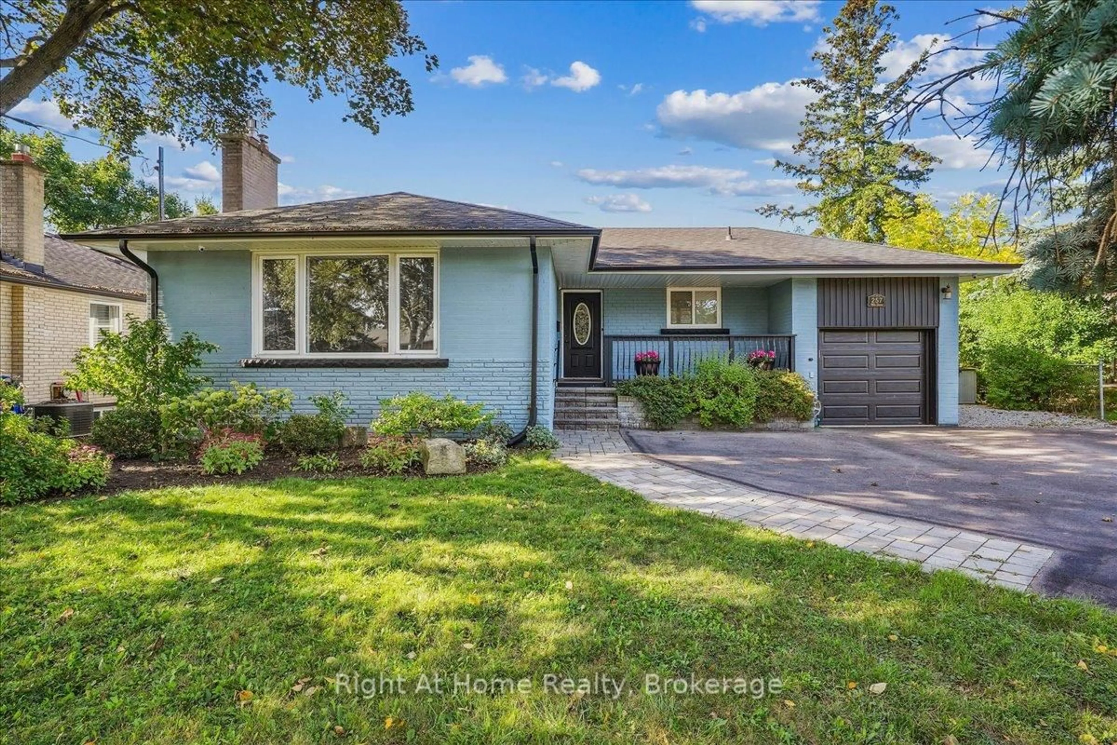 Home with brick exterior material, street for 257 Wales Cres, Oakville Ontario L6L 3X8