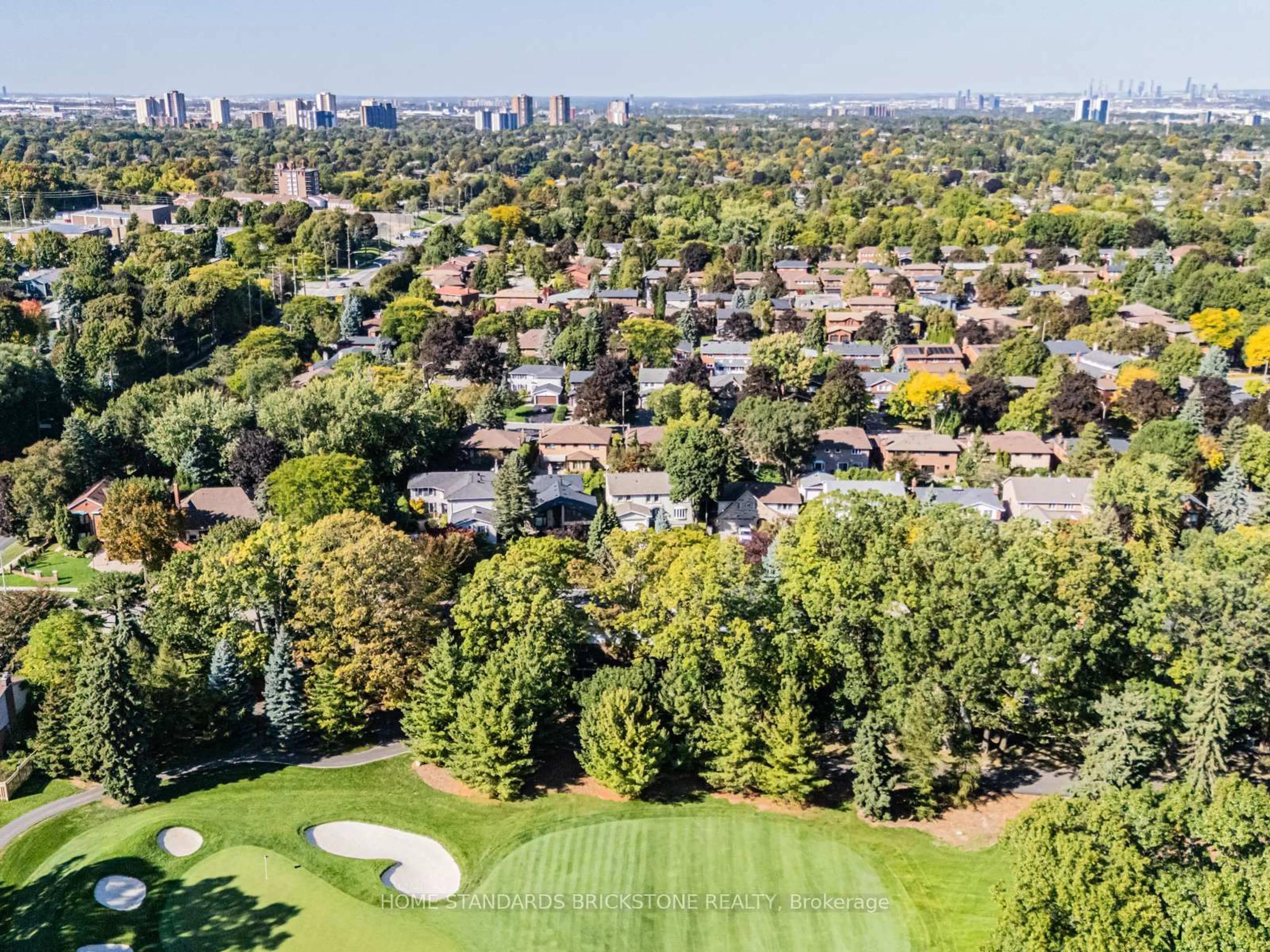 A pic from outside/outdoor area/front of a property/back of a property/a pic from drone, city buildings view from balcony for 5 POPLAR HEIGHTS Dr, Toronto Ontario M9A 5A1