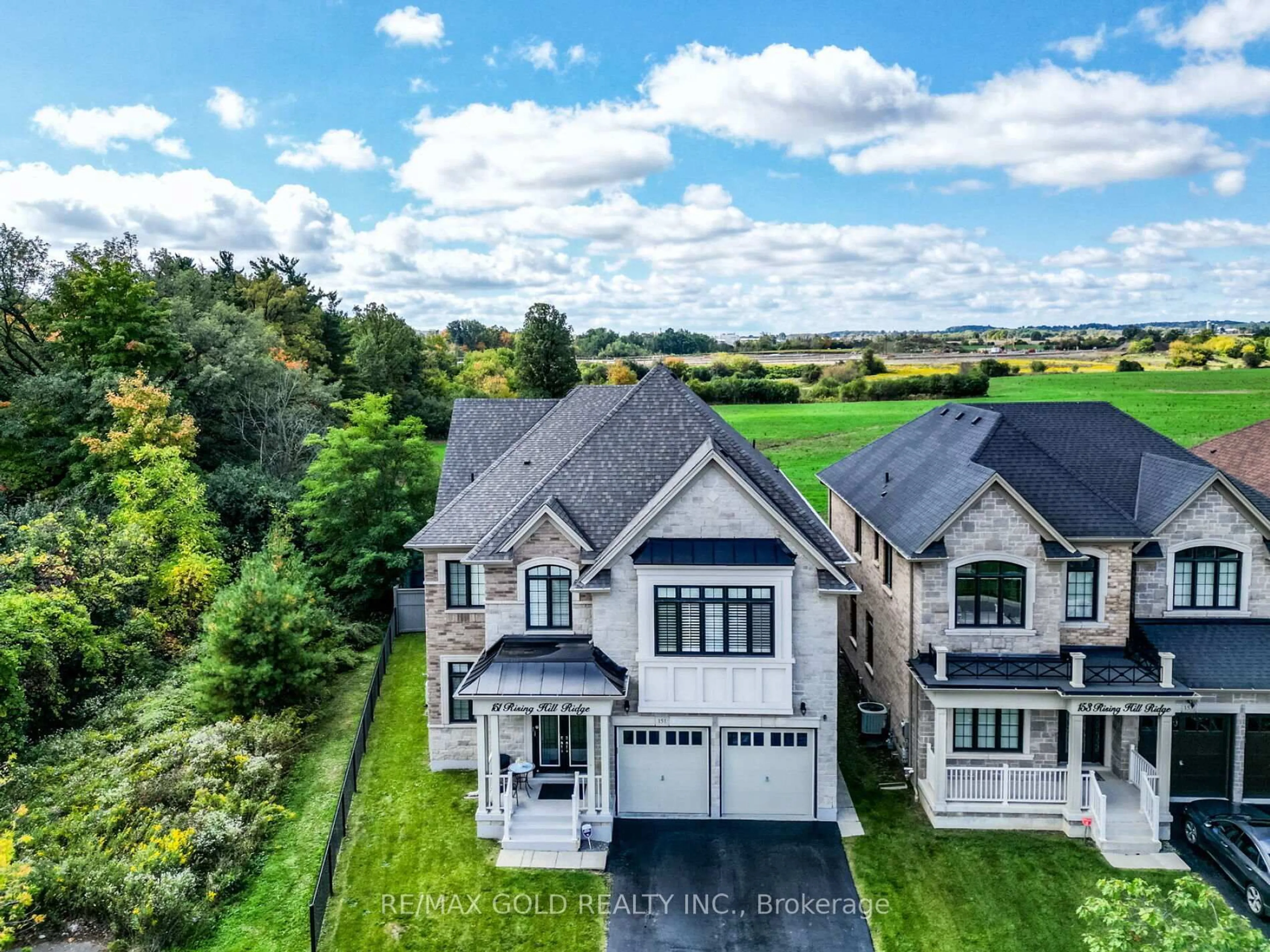A pic from outside/outdoor area/front of a property/back of a property/a pic from drone, unknown for 151 Rising Hill Rdge, Brampton Ontario L6Y 6B2
