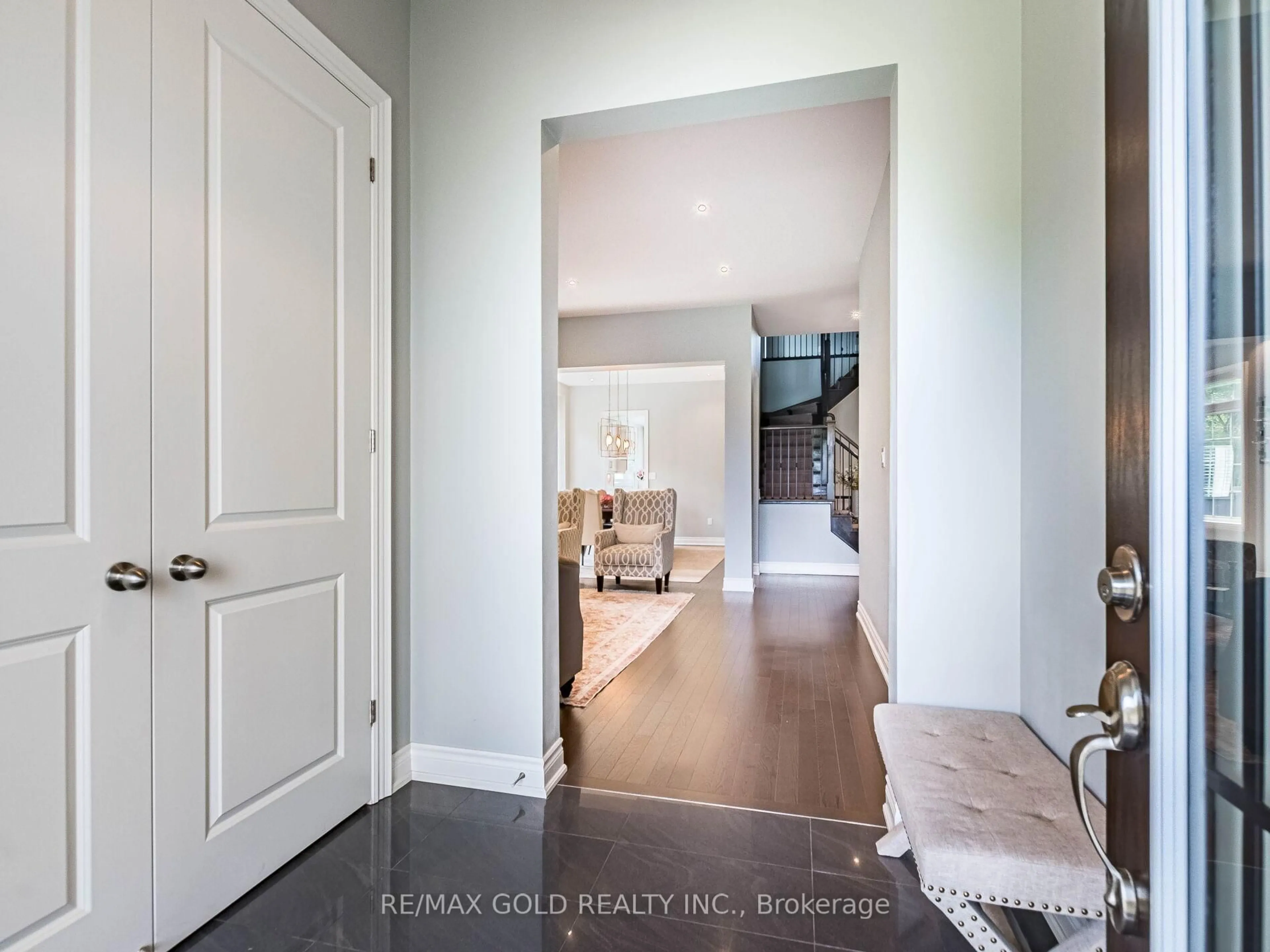 Indoor entryway for 151 Rising Hill Rdge, Brampton Ontario L6Y 6B2
