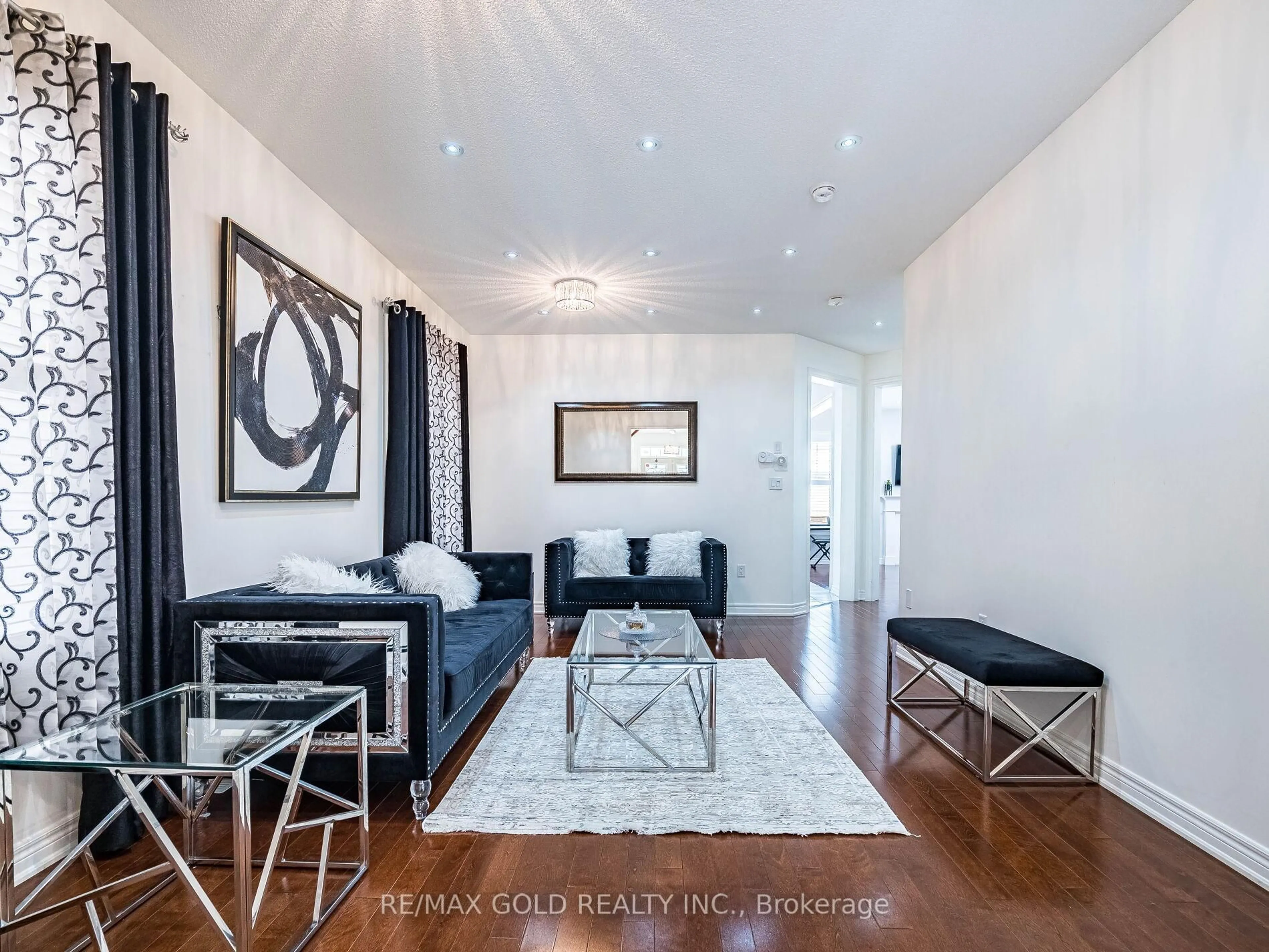 Living room with furniture, unknown for 18 Divinity Circ, Brampton Ontario L7A 3Y4