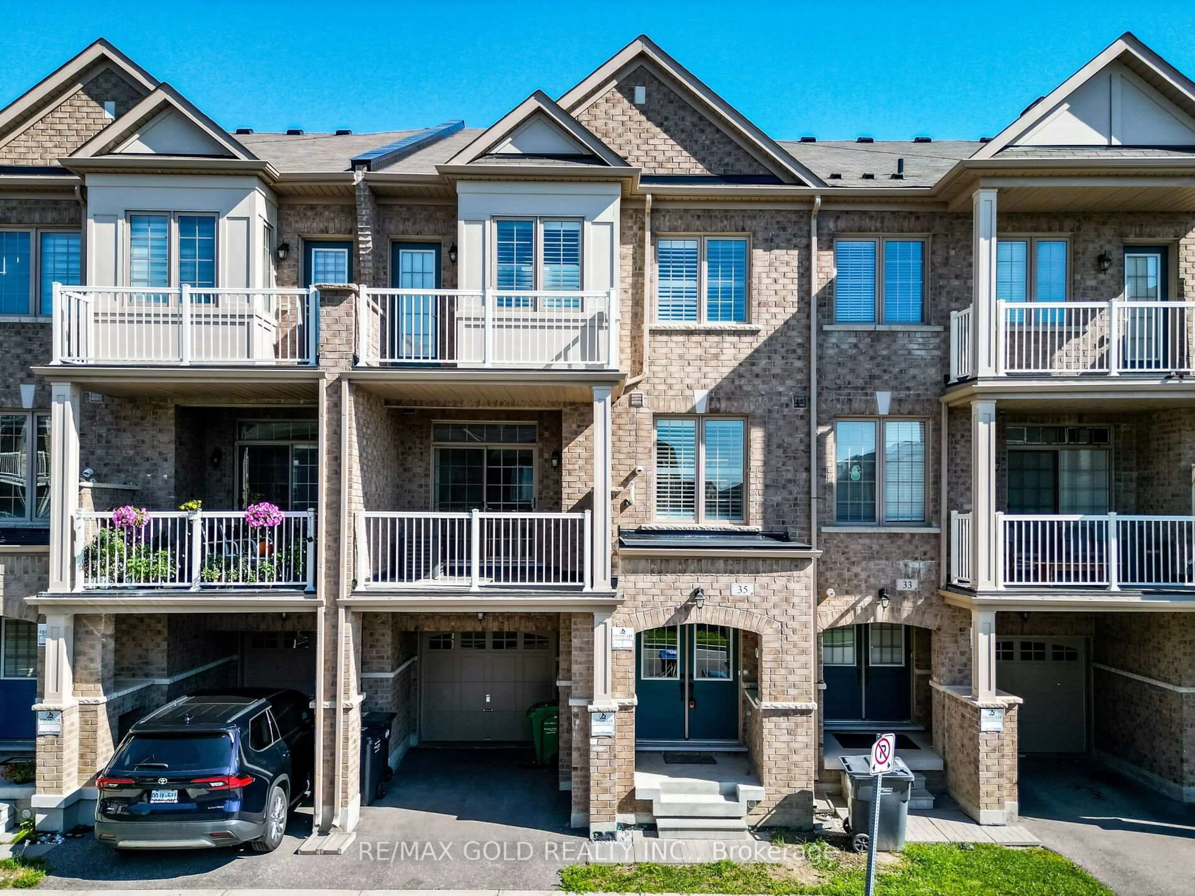 A pic from outside/outdoor area/front of a property/back of a property/a pic from drone, unknown for 35 Labrish Rd, Brampton Ontario L7A 5C2