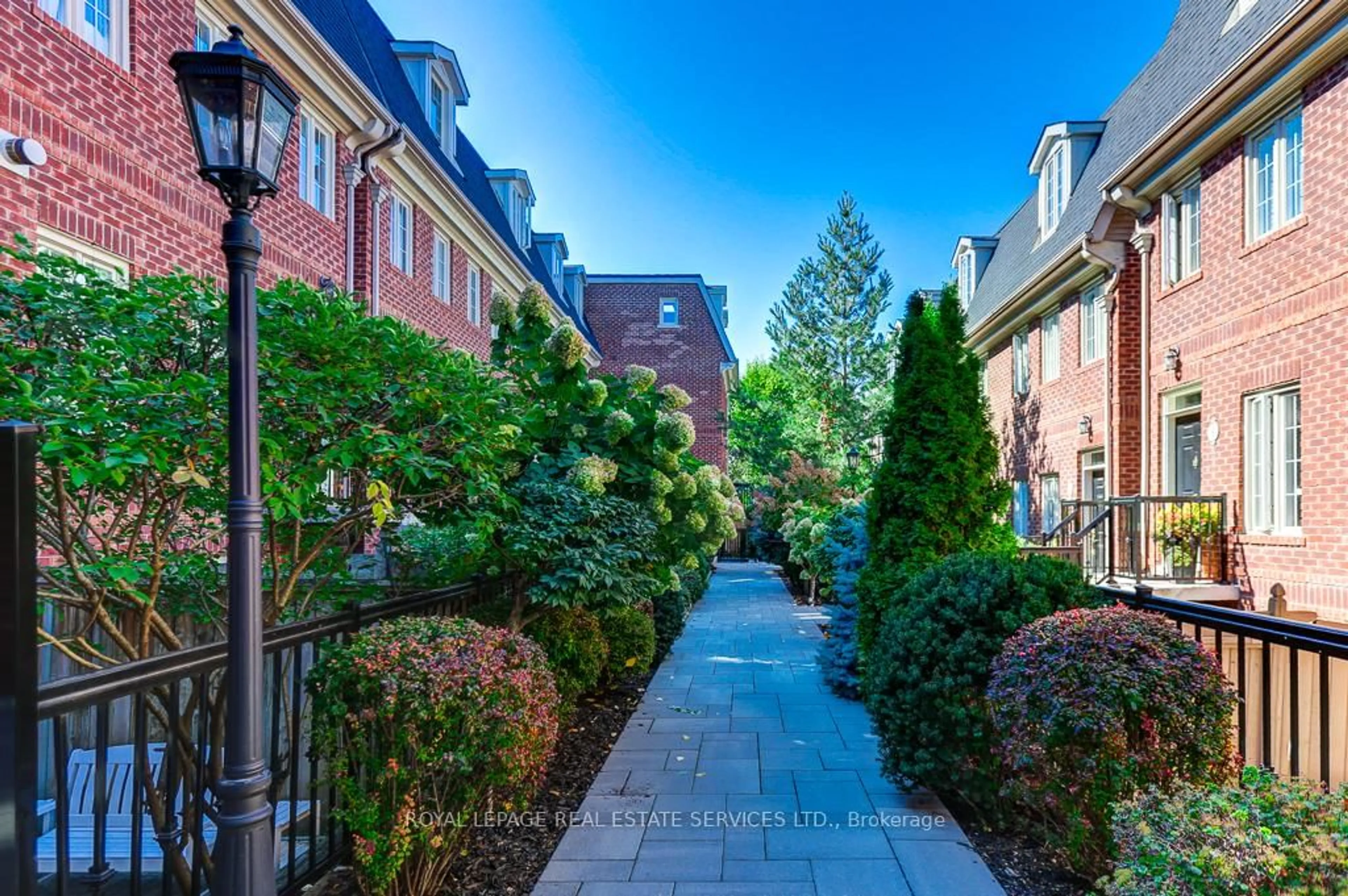 Patio, street for 13 Archgate Lane, Toronto Ontario M6E 5A9