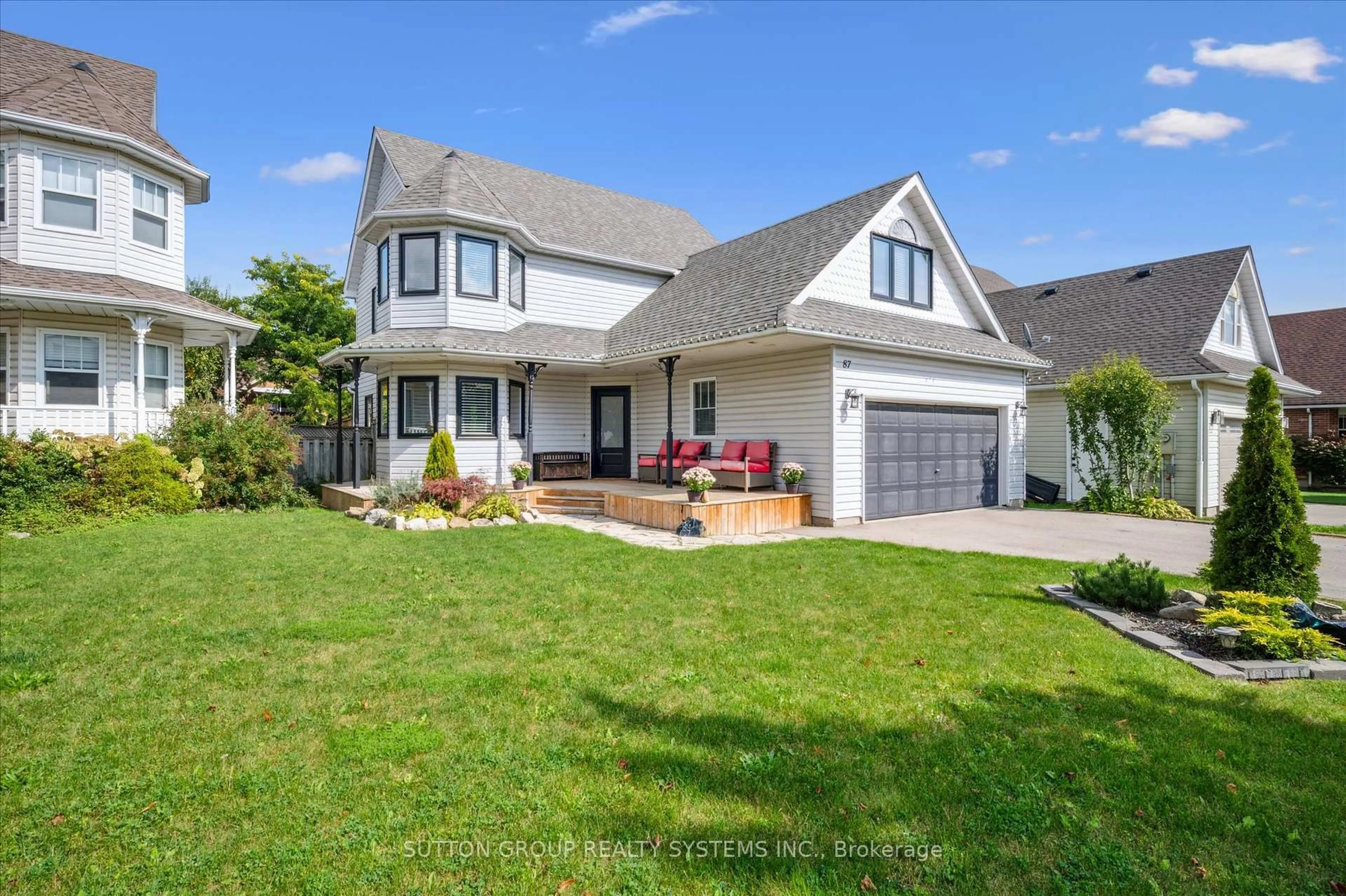 Home with vinyl exterior material, street for 87 Dairy Dr, Halton Hills Ontario L7J 2Y1