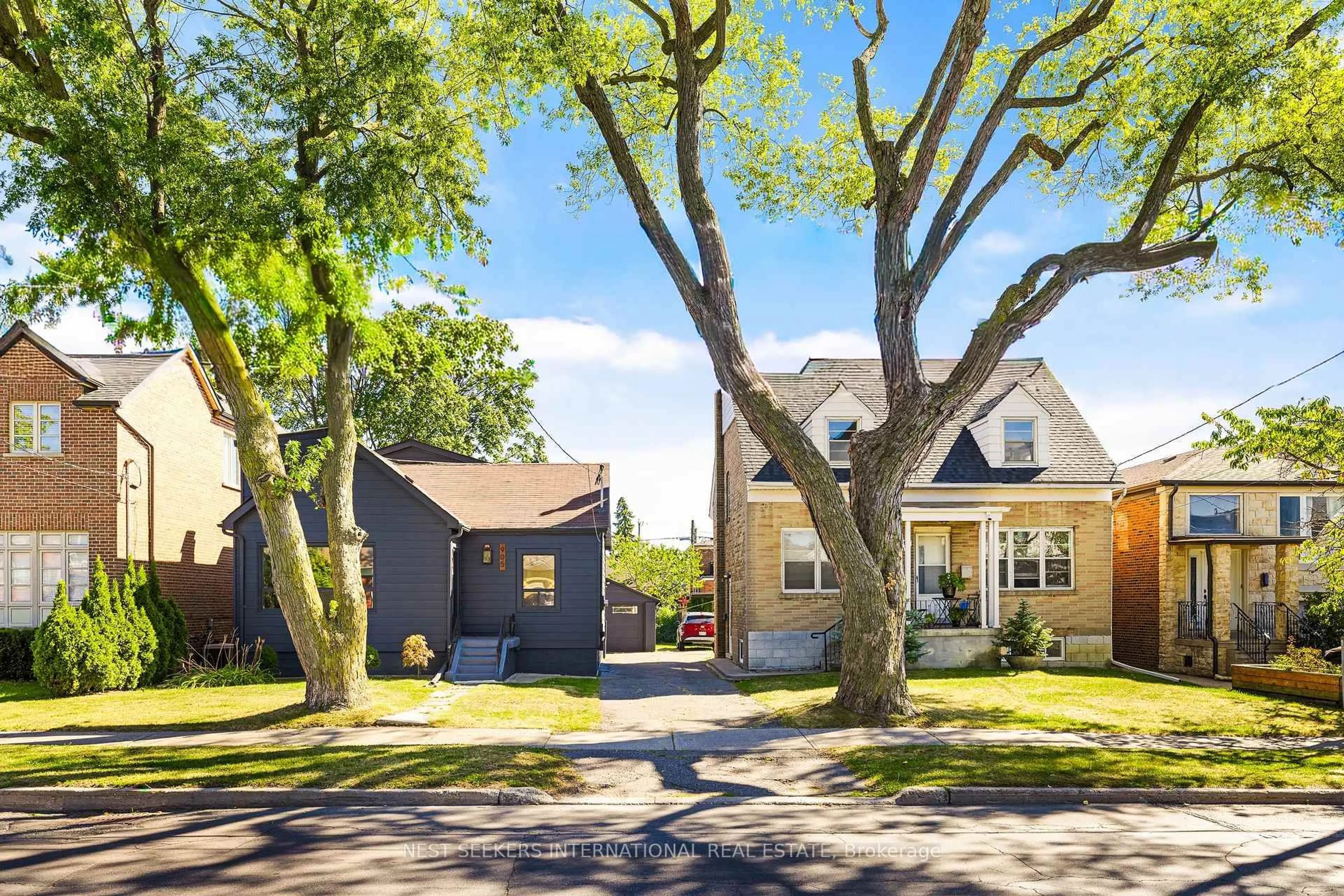 Unknown for 905 Glencairn Ave, Toronto Ontario M6B 2A6