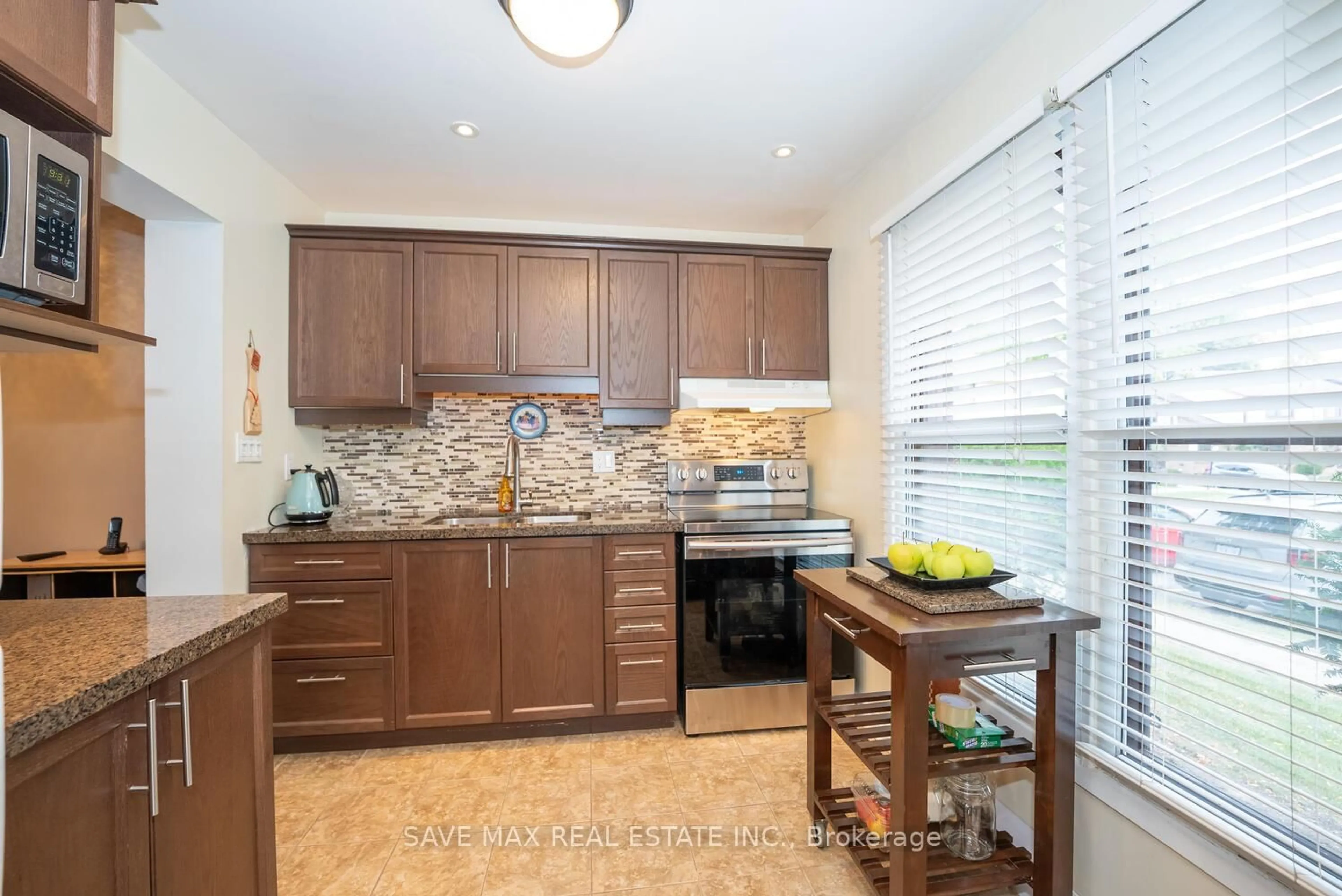 Standard kitchen, unknown for 6650 FALCONER Dr #31, Mississauga Ontario L5N 1B5