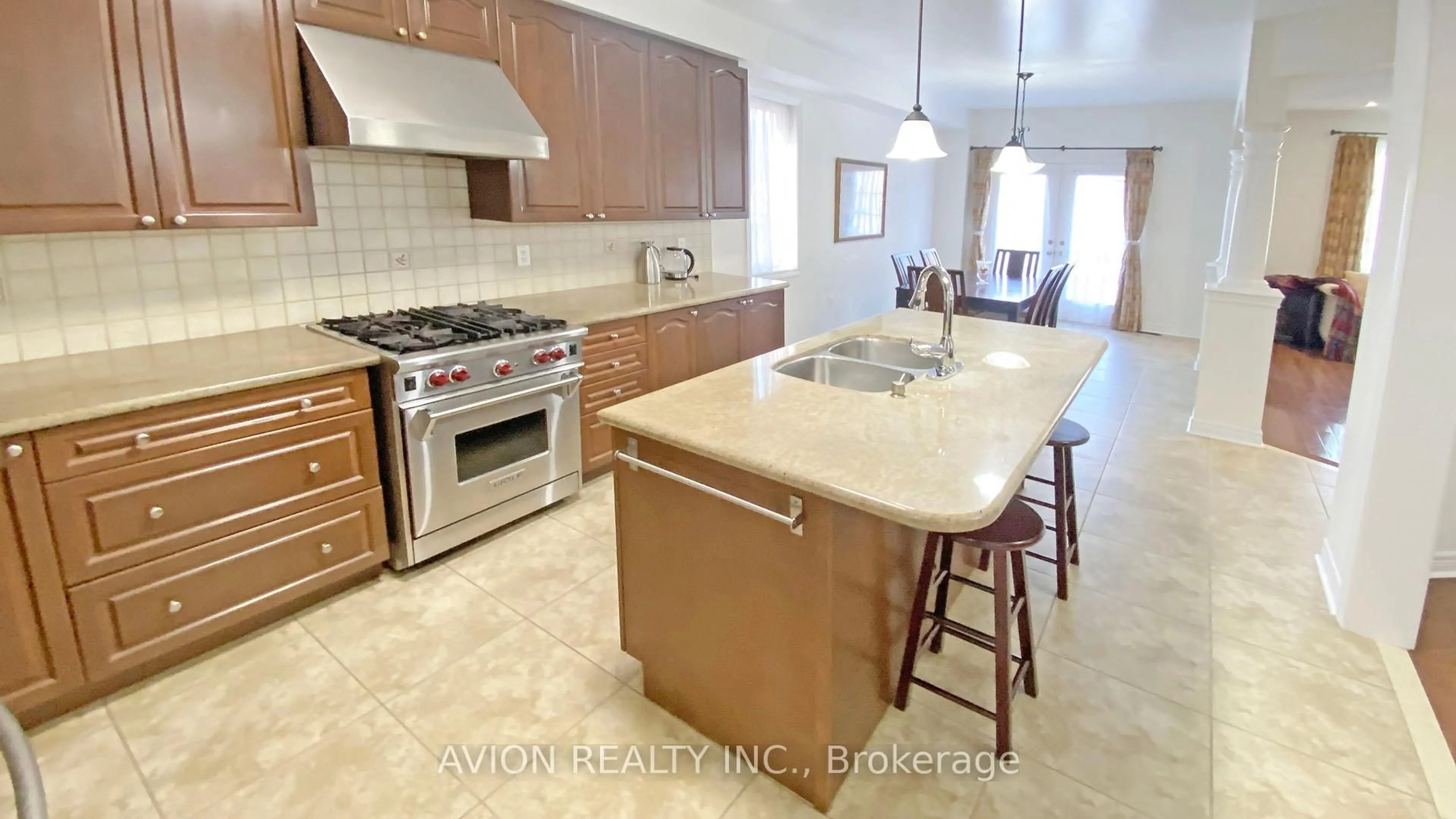Open concept kitchen, ceramic/tile floor for 5173 Churchill Meadows Blvd, Mississauga Ontario L5M 8B7