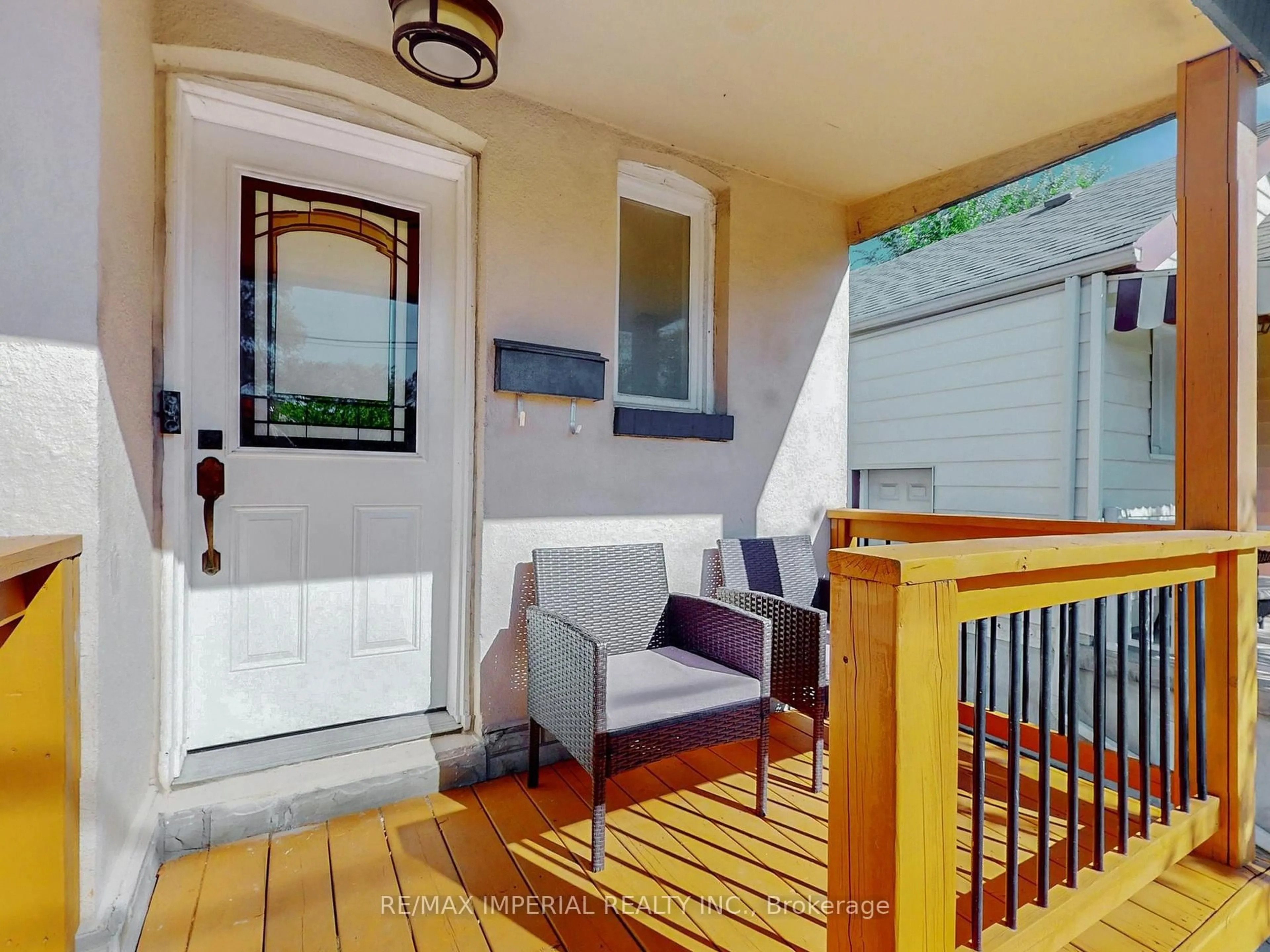 Indoor entryway for 598 Ridelle Ave, Toronto Ontario M6B 1K9