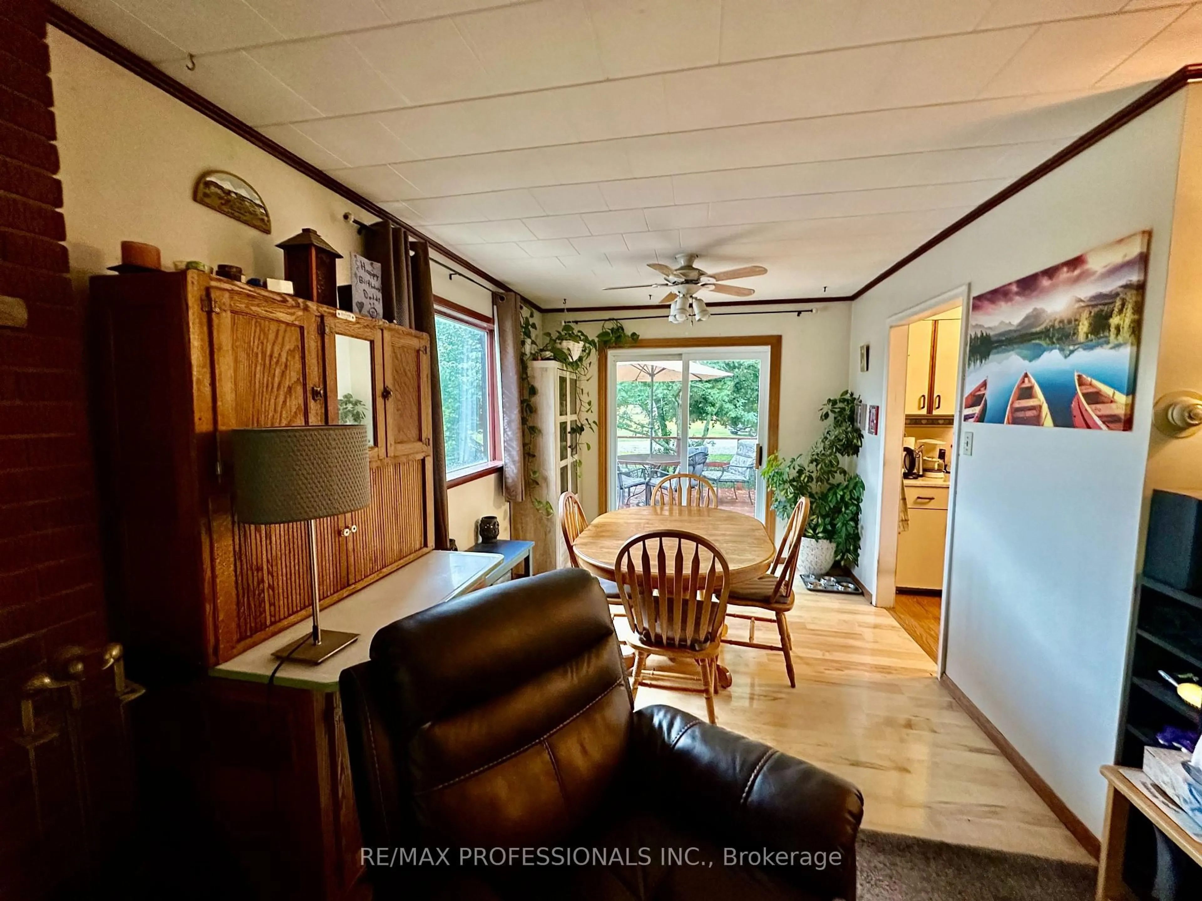 A pic of a room for 13958 Trafalgar Rd, Halton Hills Ontario L7G 4S4