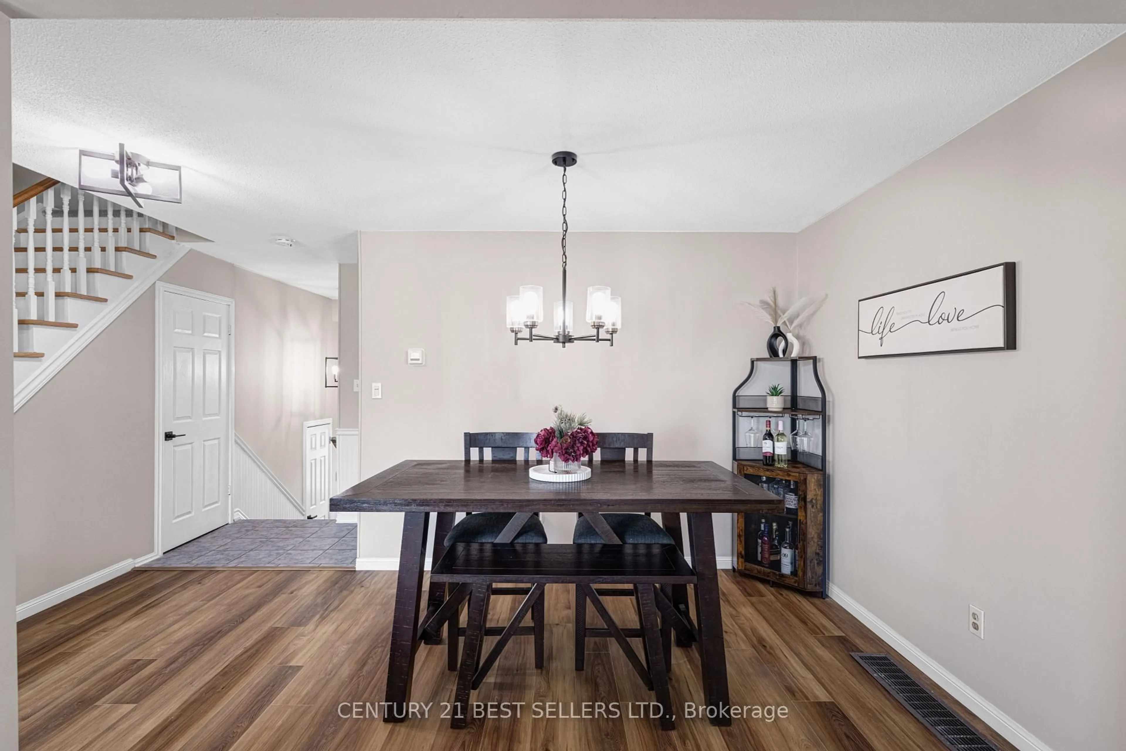 Dining room, wood/laminate floor for 477 Ontario St #477, Milton Ontario L9T 3J4
