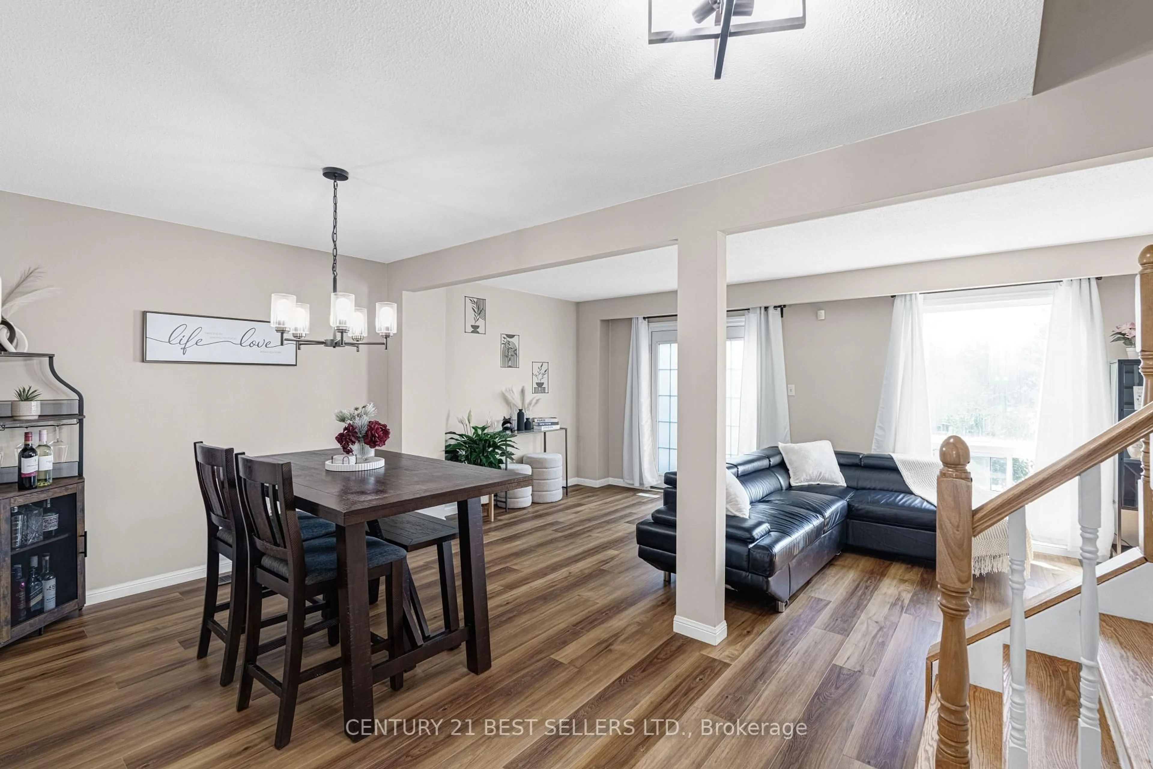 Dining room, wood/laminate floor for 477 Ontario St #477, Milton Ontario L9T 3J4