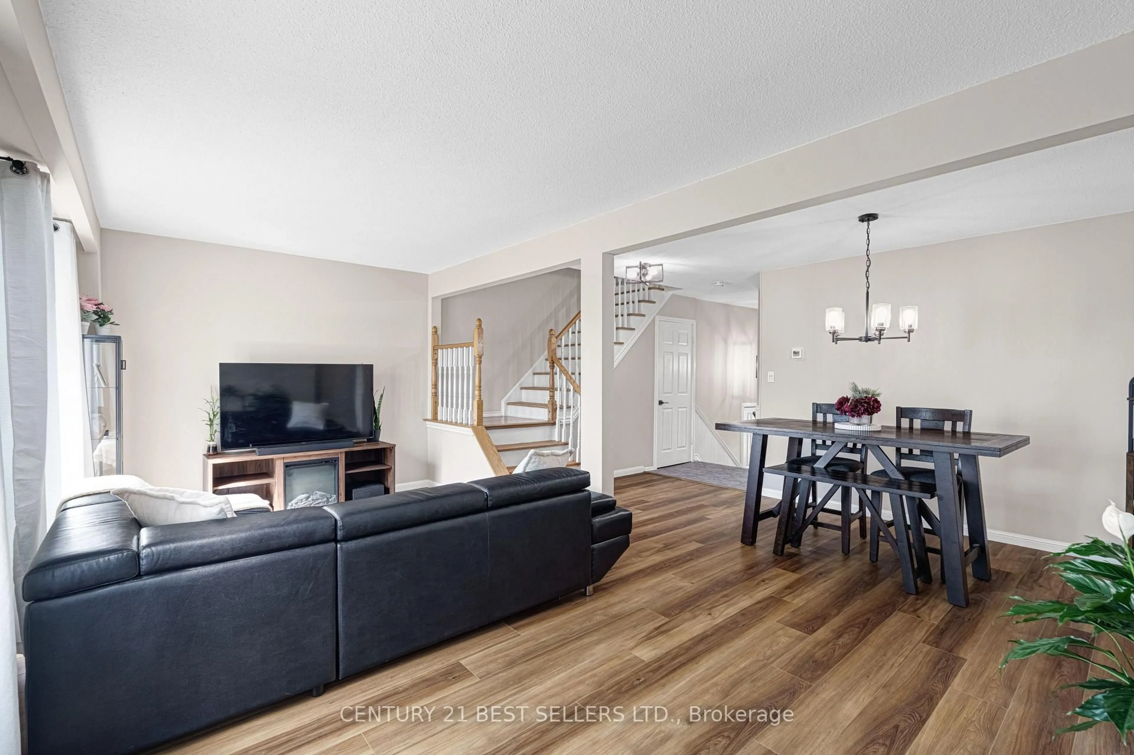 Living room with furniture, unknown for 477 Ontario St #477, Milton Ontario L9T 3J4