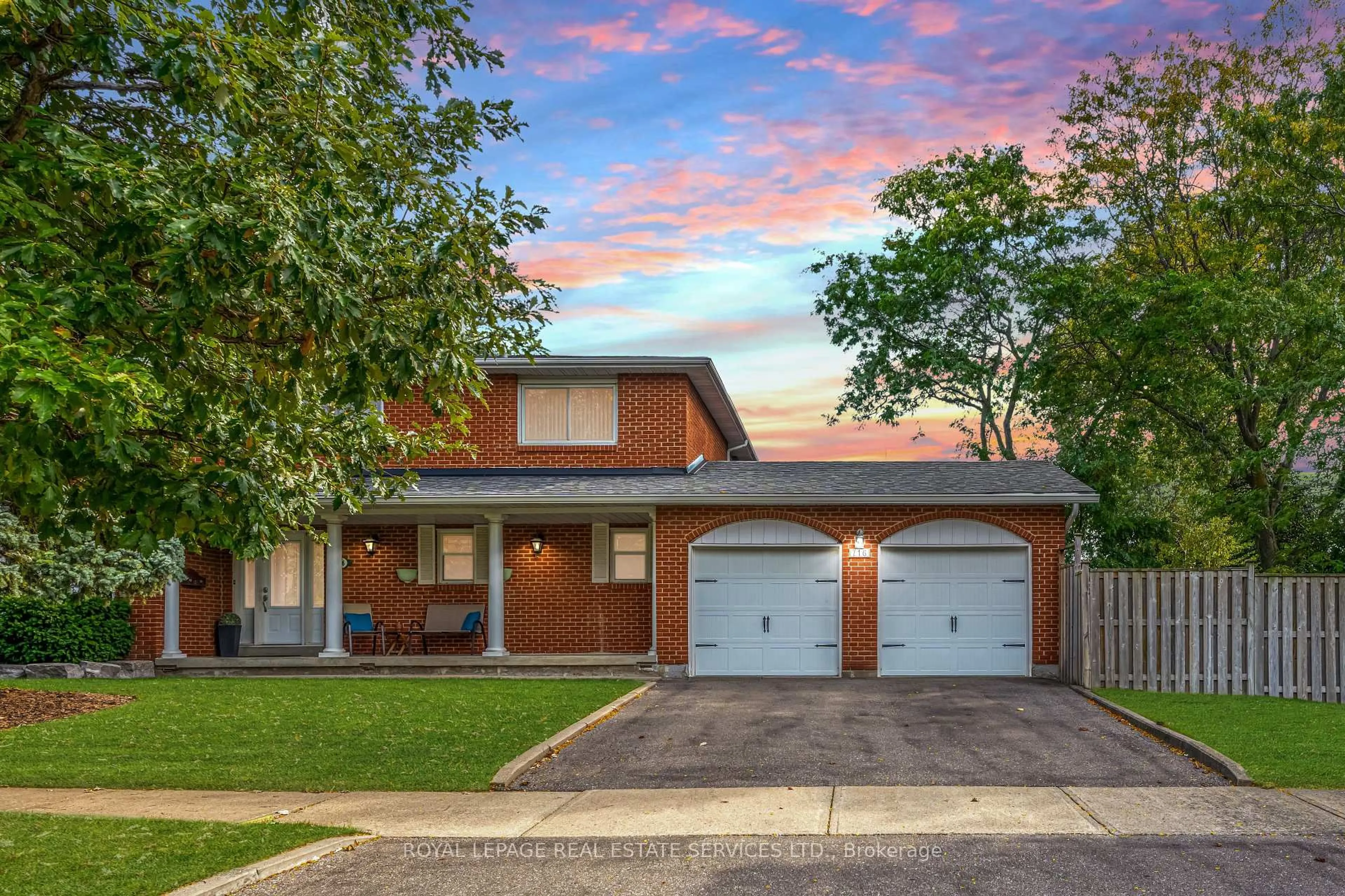 Home with brick exterior material, street for 716 Cameron Crt, Mississauga Ontario L5C 3B9