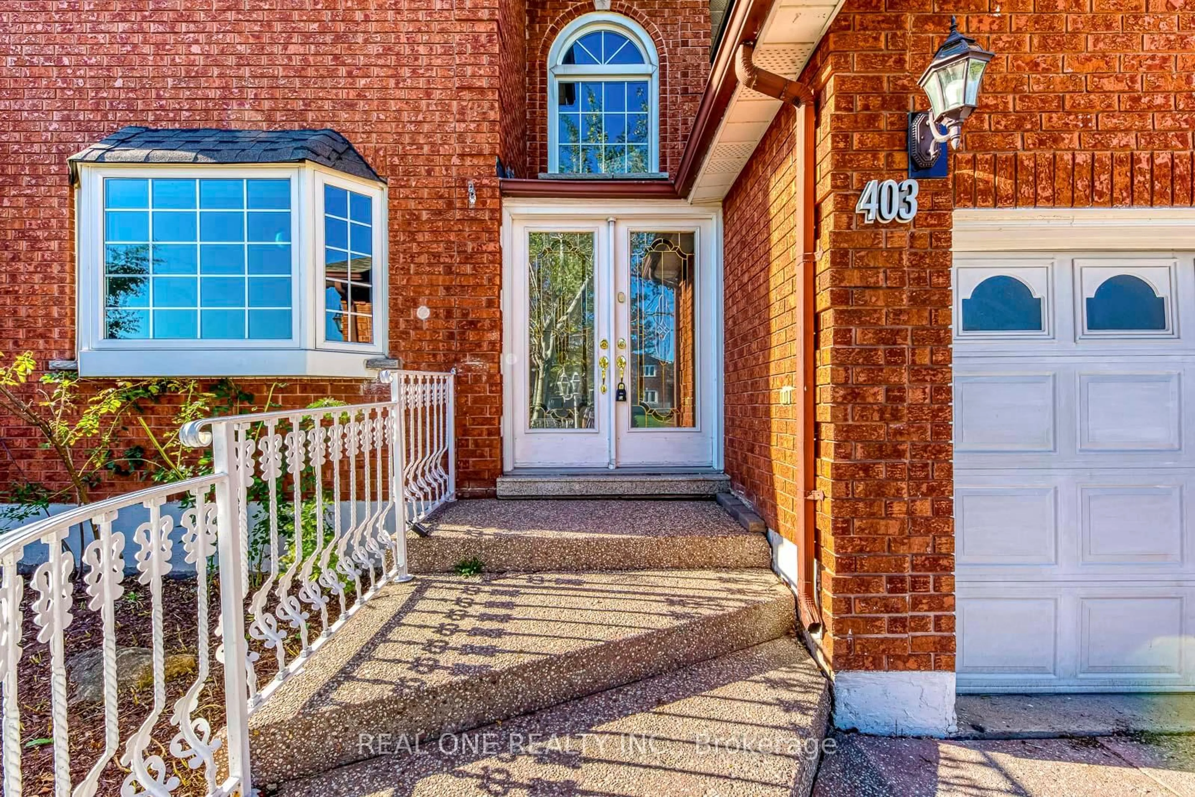 Unknown for 403 Glenashton Dr, Oakville Ontario L6H 4V7