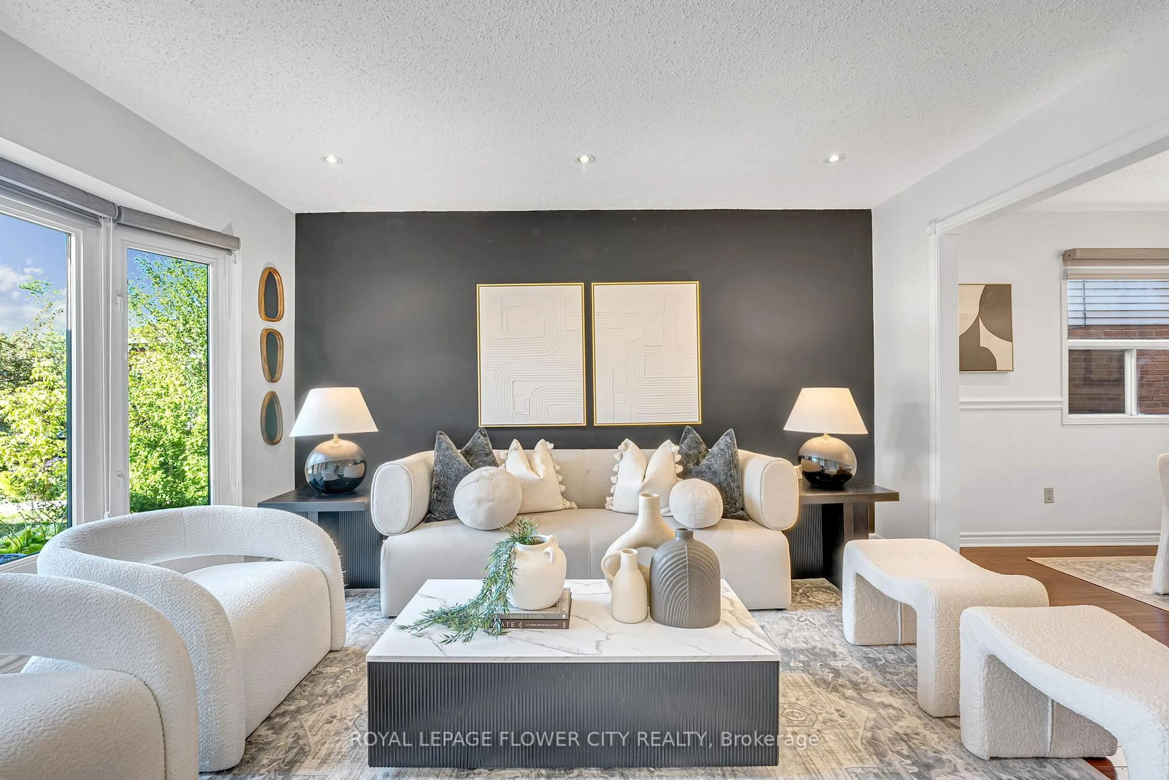 Living room with furniture, unknown for 3278 Waxwing Dr, Mississauga Ontario L5N 5X9