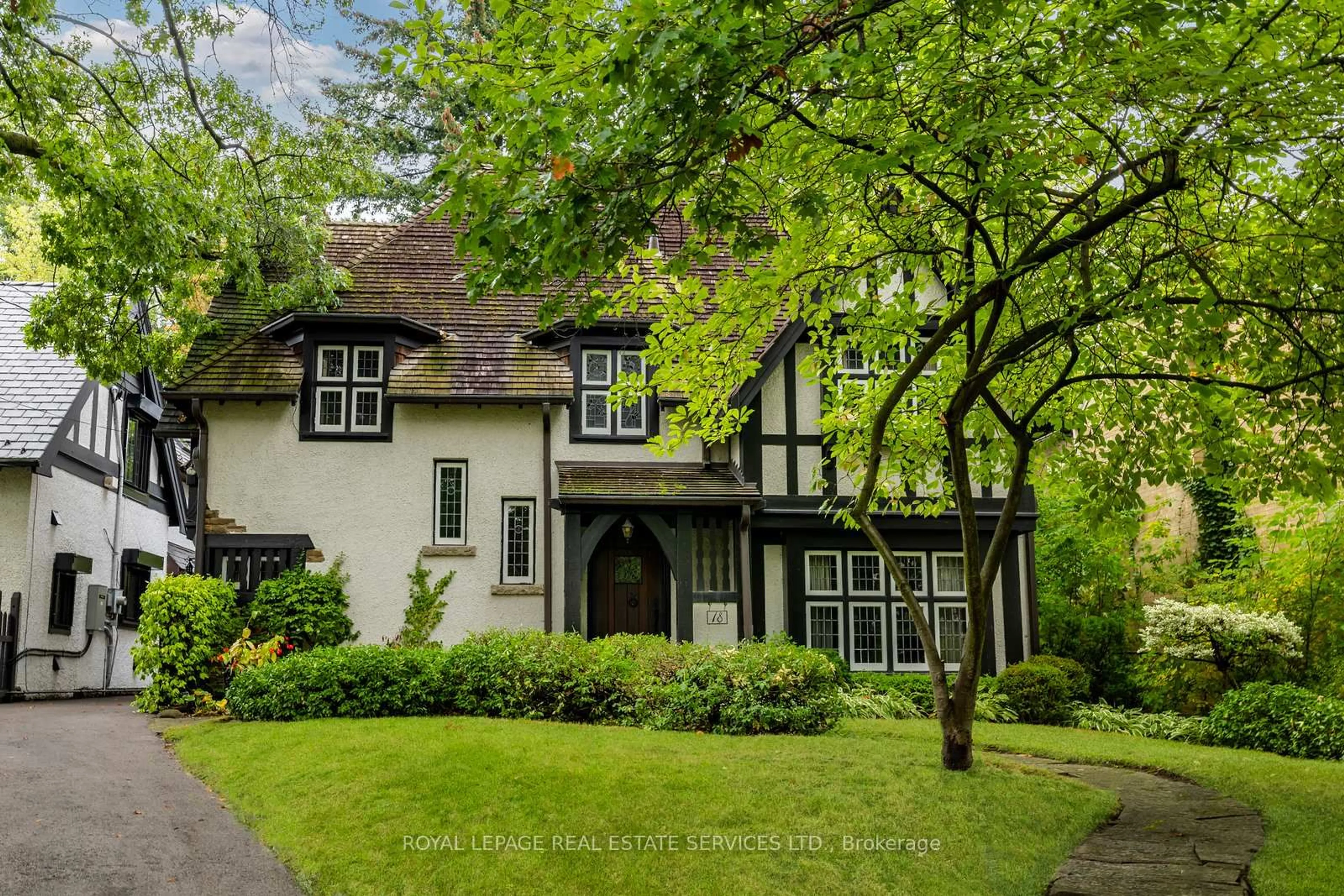 Unknown for 18 Queen Marys Dr, Toronto Ontario M8X 1S2