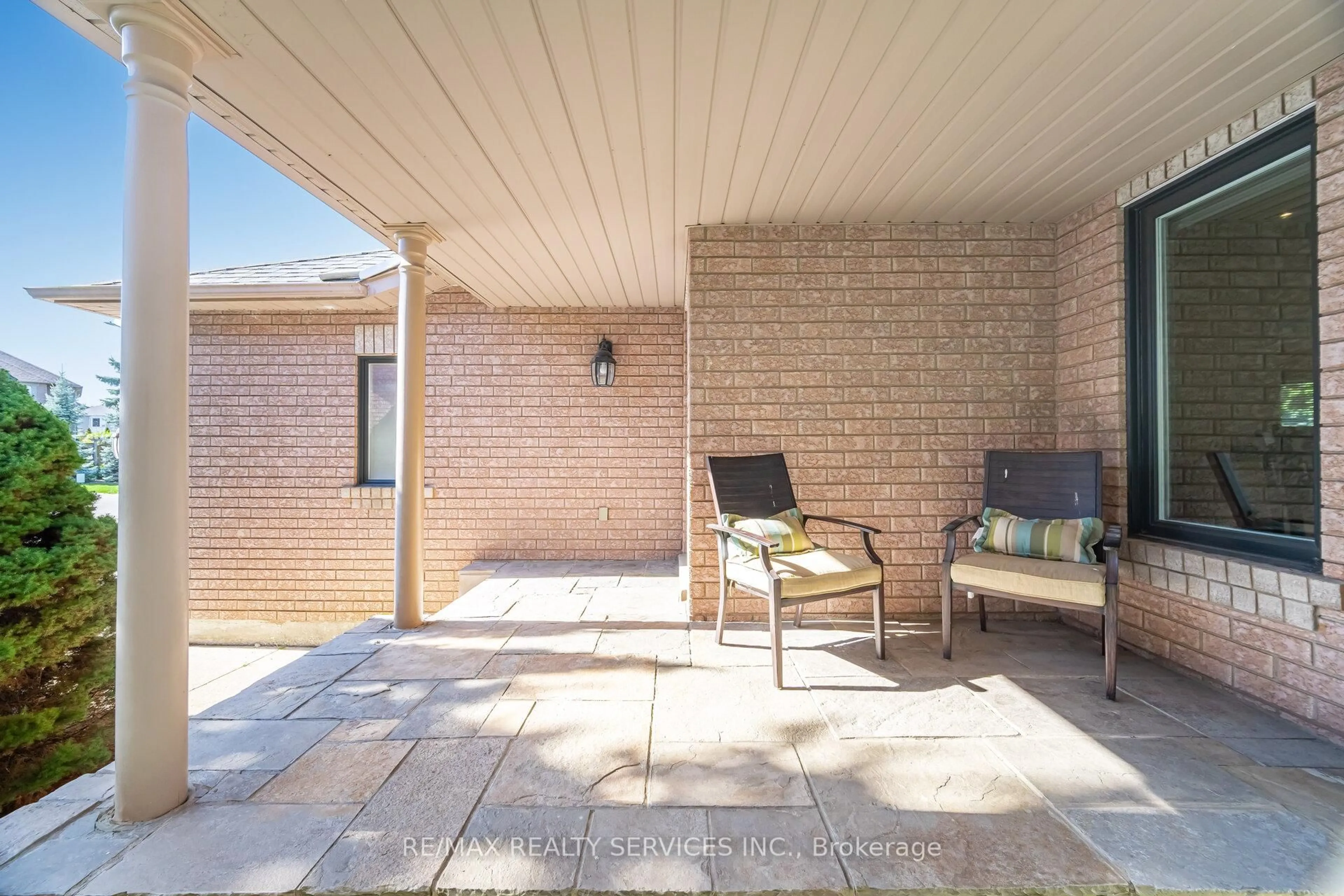 Patio, street for 5 Melrose Gdns, Brampton Ontario L7A 1J7