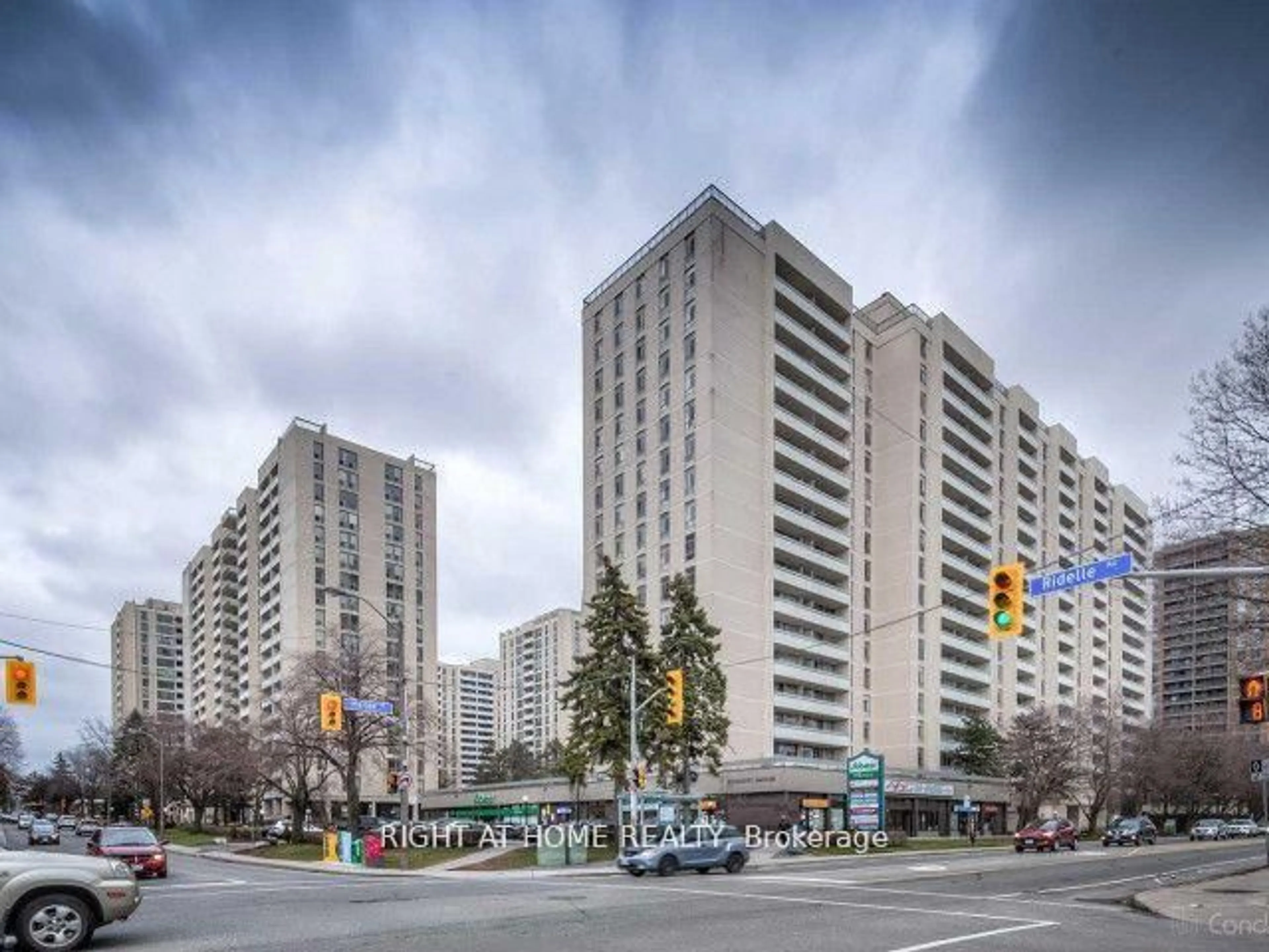 Unknown for 360 Ridelle Ave #1812, Toronto Ontario M6B 1K1