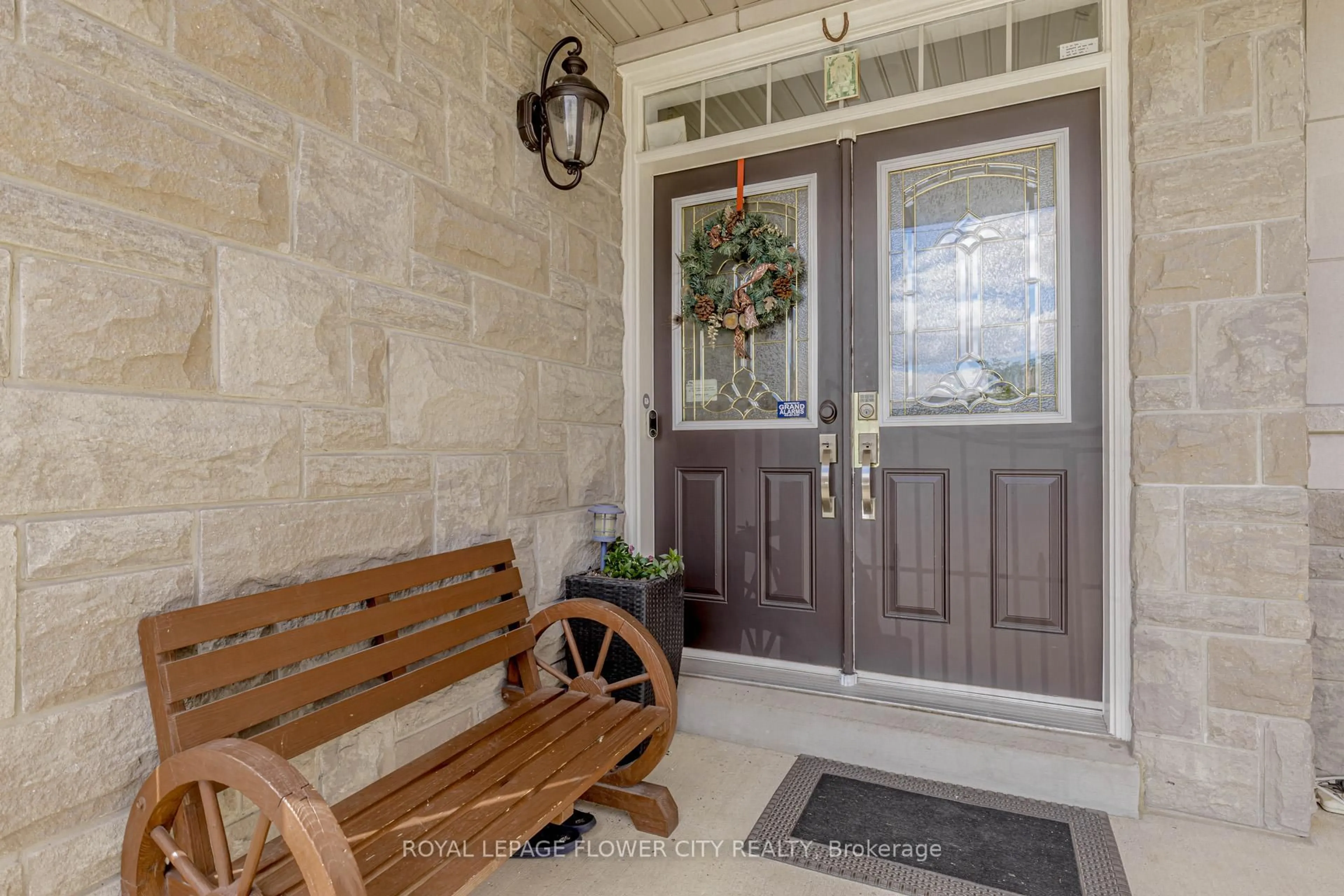 Indoor entryway for 12 Fieldview Dr, Brampton Ontario L6P 2X7