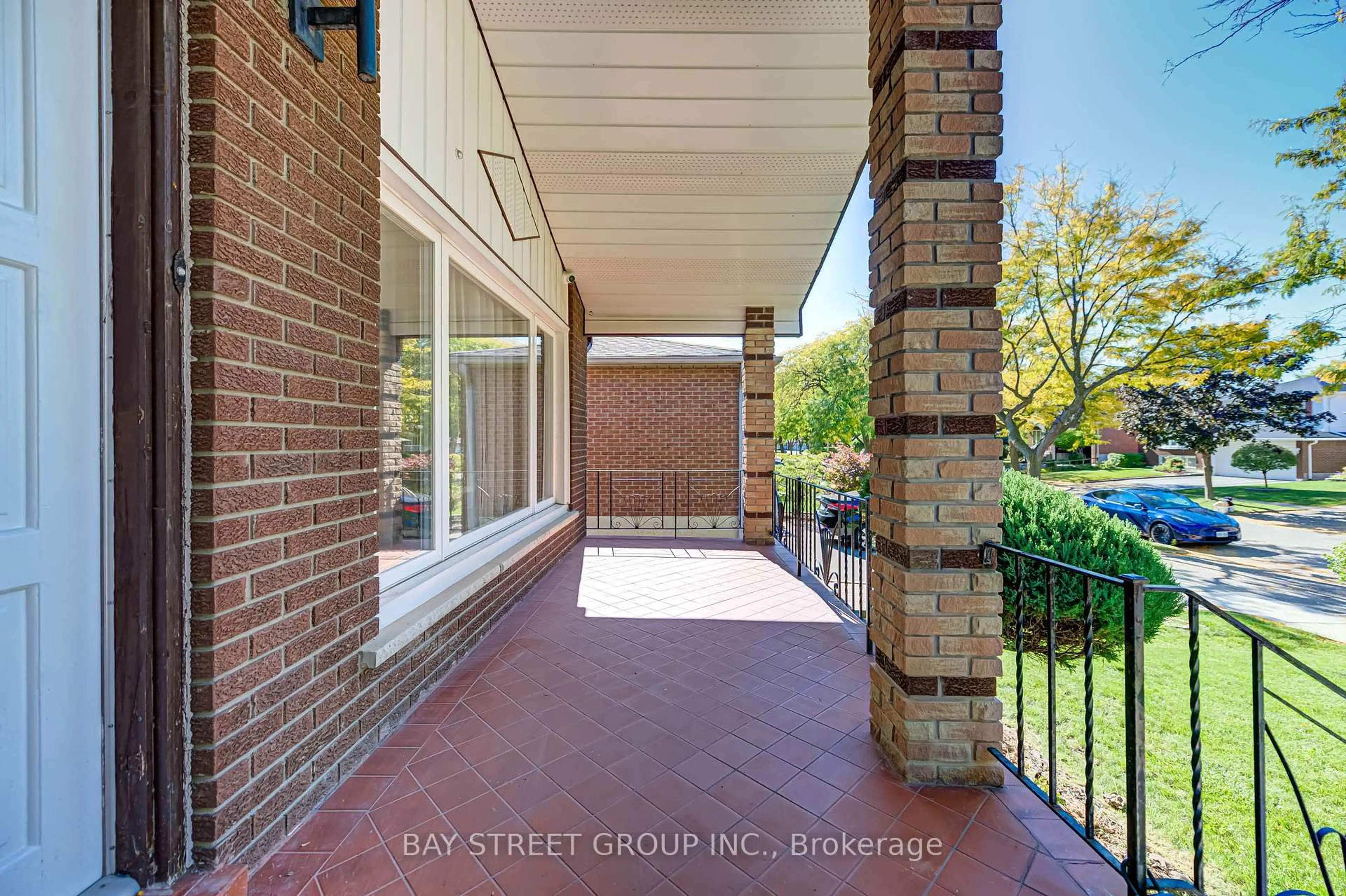 Unknown for 3420 Charmaine Hts, Mississauga Ontario L5A 3C1