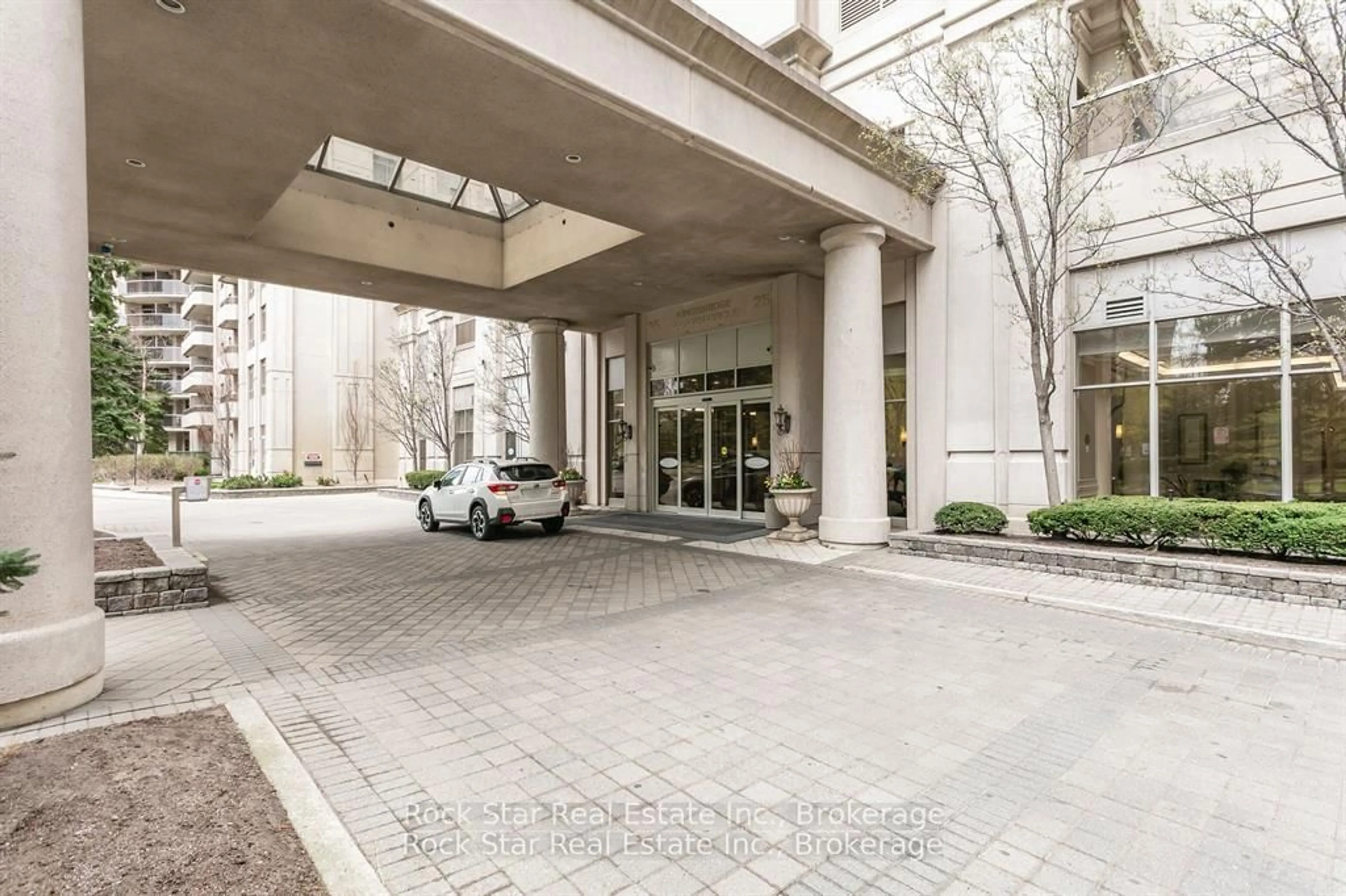 Unknown for 35 Kingsbridge Garden Circ #408, Mississauga Ontario L5R 3Z5