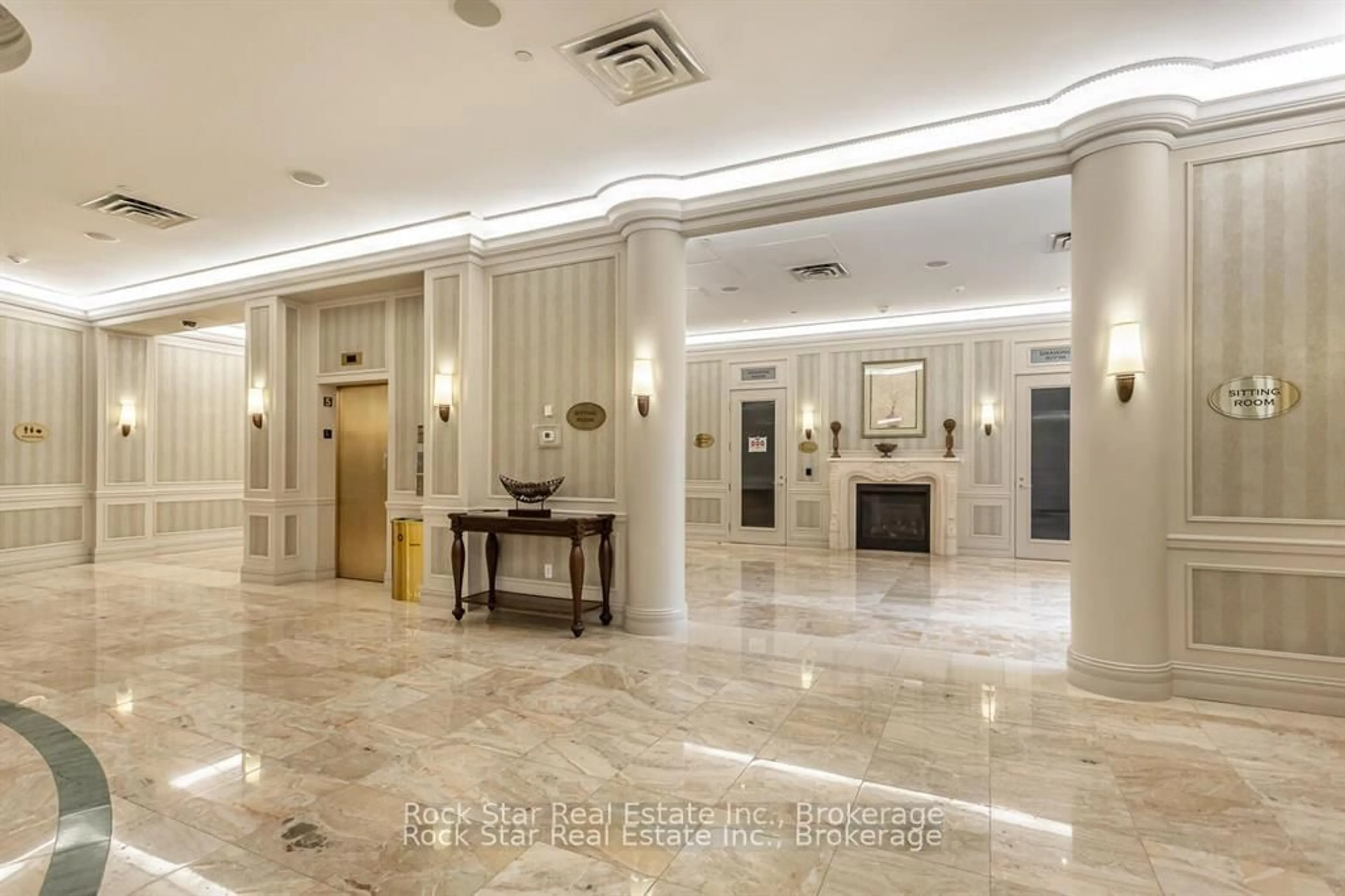 Indoor foyer for 35 Kingsbridge Garden Circ #408, Mississauga Ontario L5R 3Z5