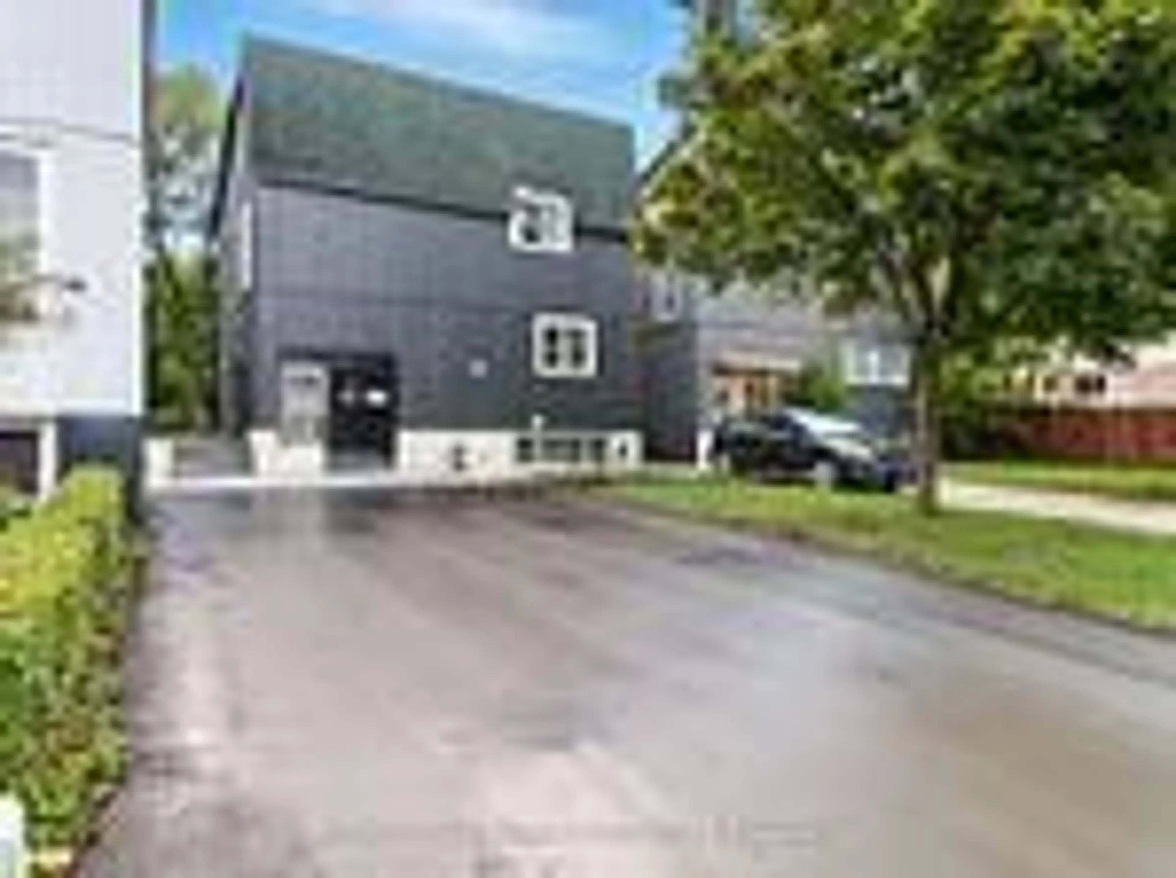 A pic from outside/outdoor area/front of a property/back of a property/a pic from drone, street for 35 Hercules Crt, Brampton Ontario L6S 1X6