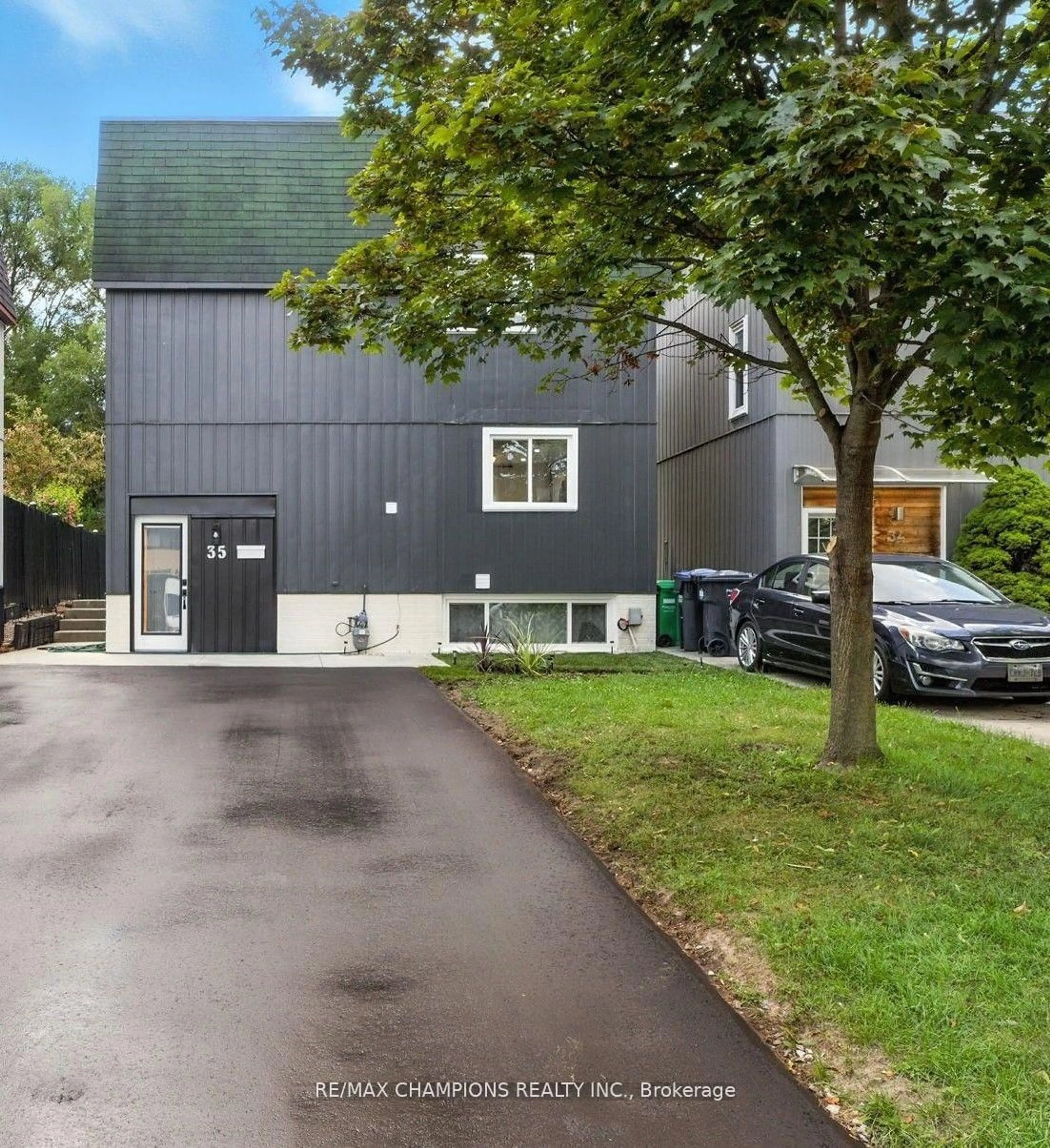 Home with vinyl exterior material, street for 35 Hercules Crt, Brampton Ontario L6S 1X6