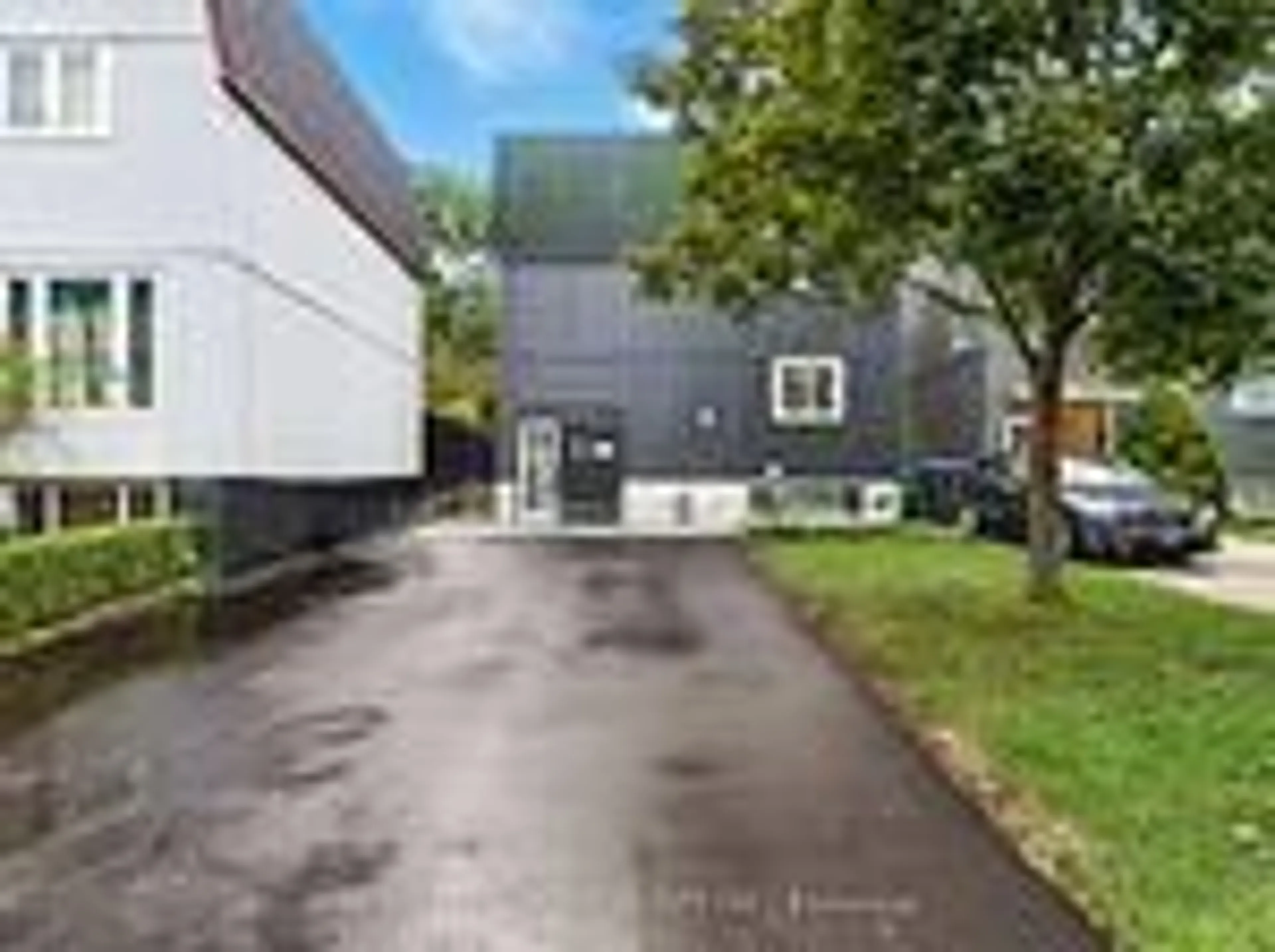 A pic from outside/outdoor area/front of a property/back of a property/a pic from drone, street for 35 Hercules Crt, Brampton Ontario L6S 1X6