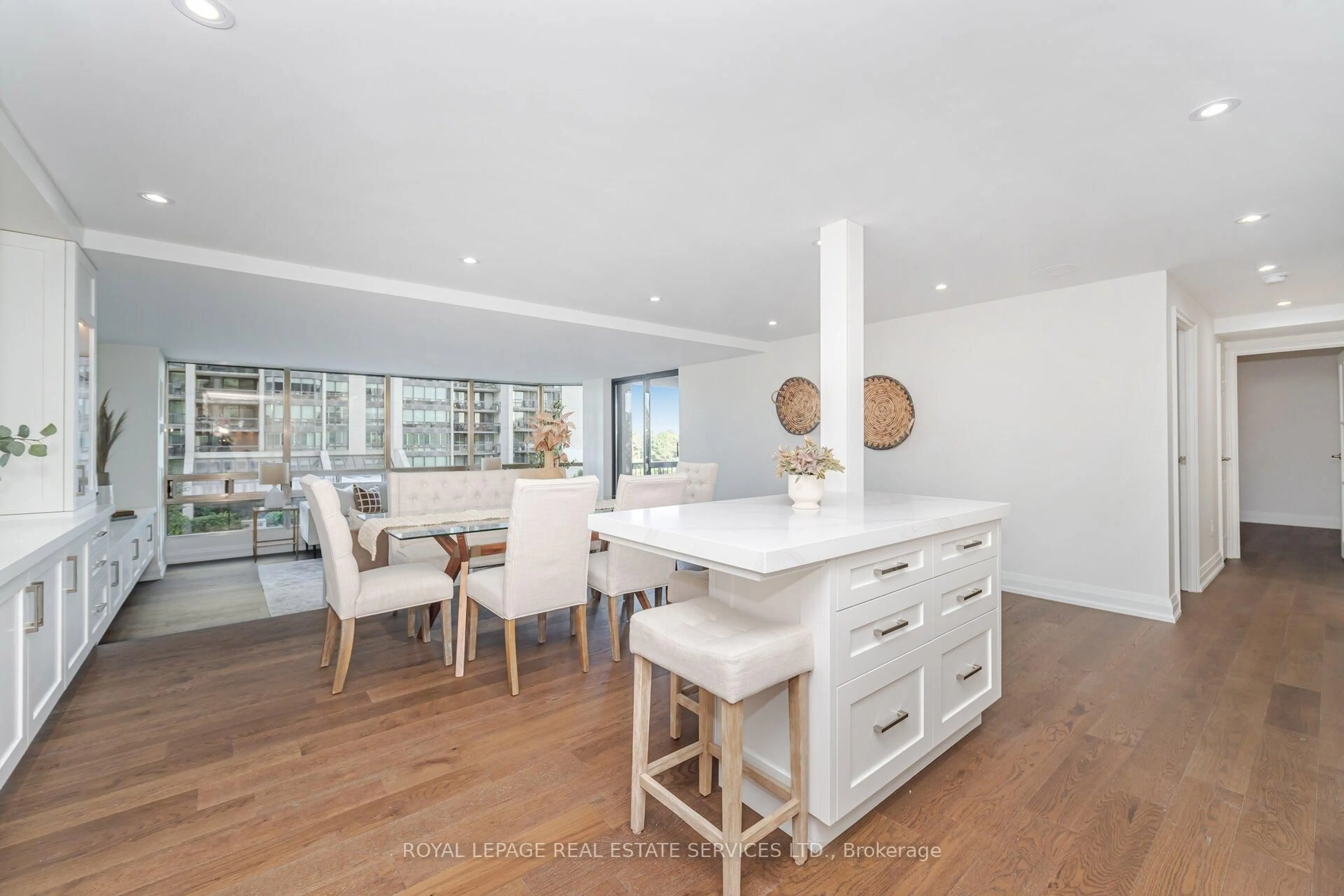Open concept kitchen, unknown for 2180 Marine Dr #306, Oakville Ontario L6L 5V2