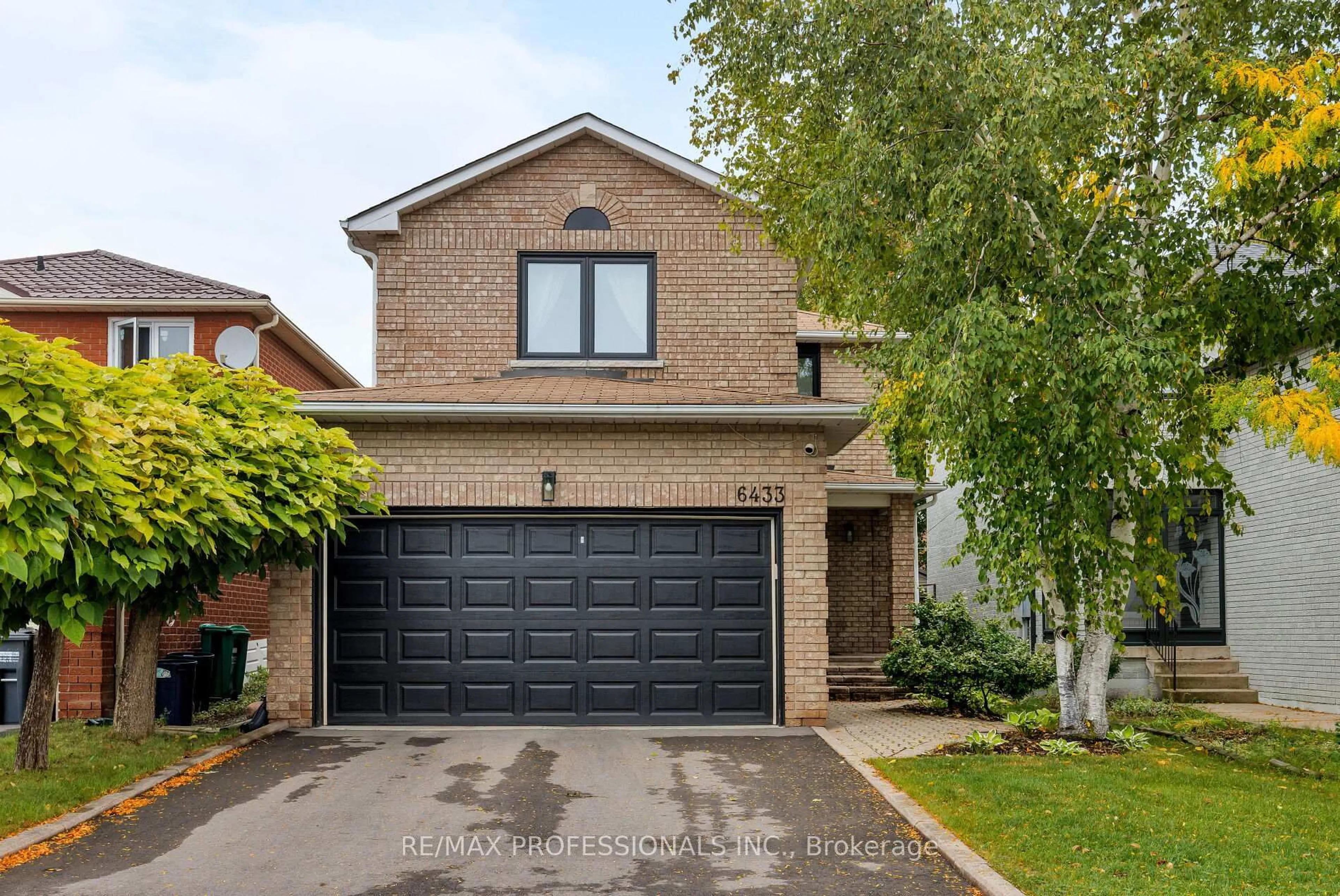 Home with brick exterior material, street for 6433 Longspur Rd, Mississauga Ontario L5N 6E4