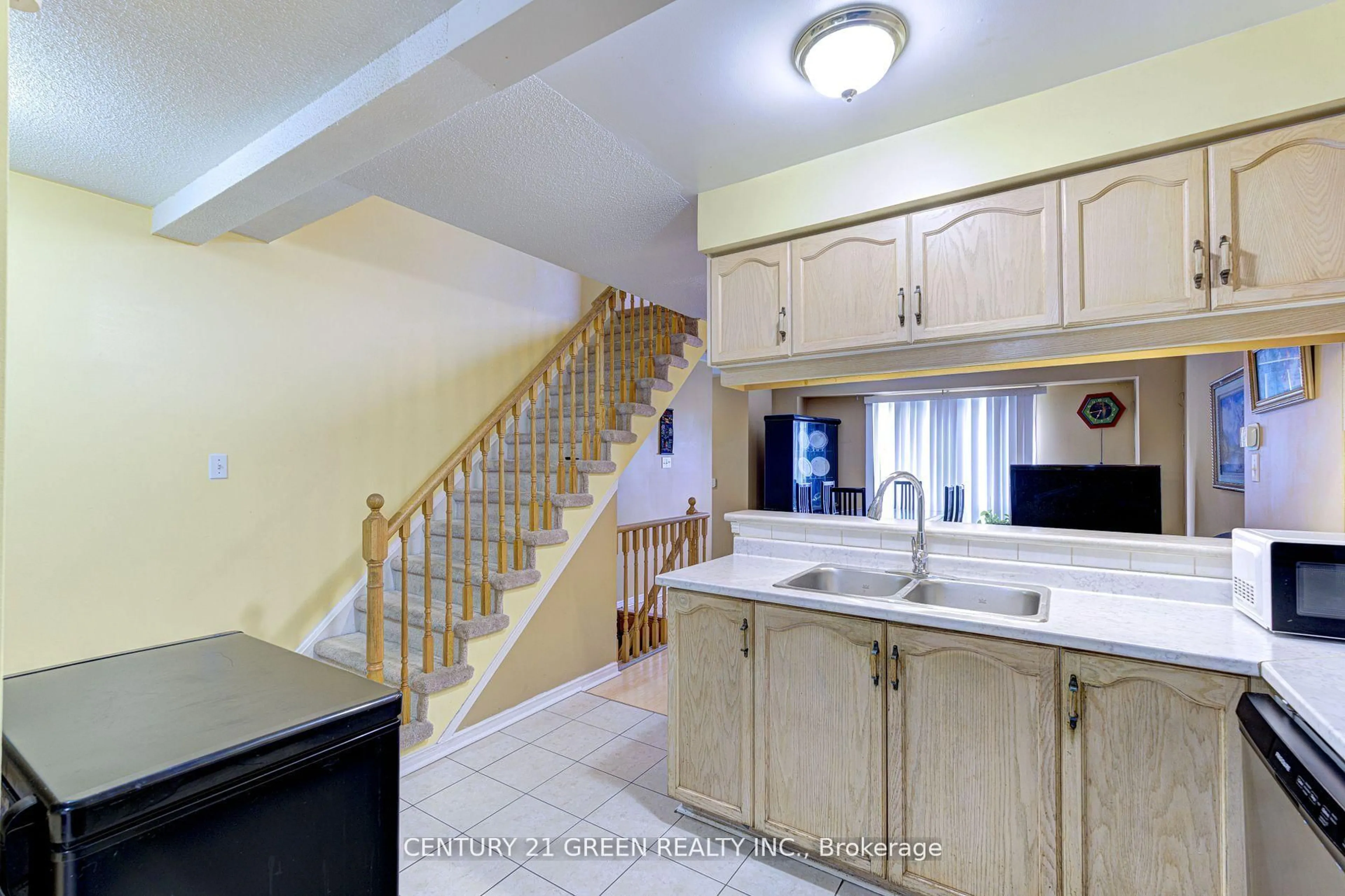 Unknown for 3 Desert Sand Dr, Brampton Ontario L6R 1P9