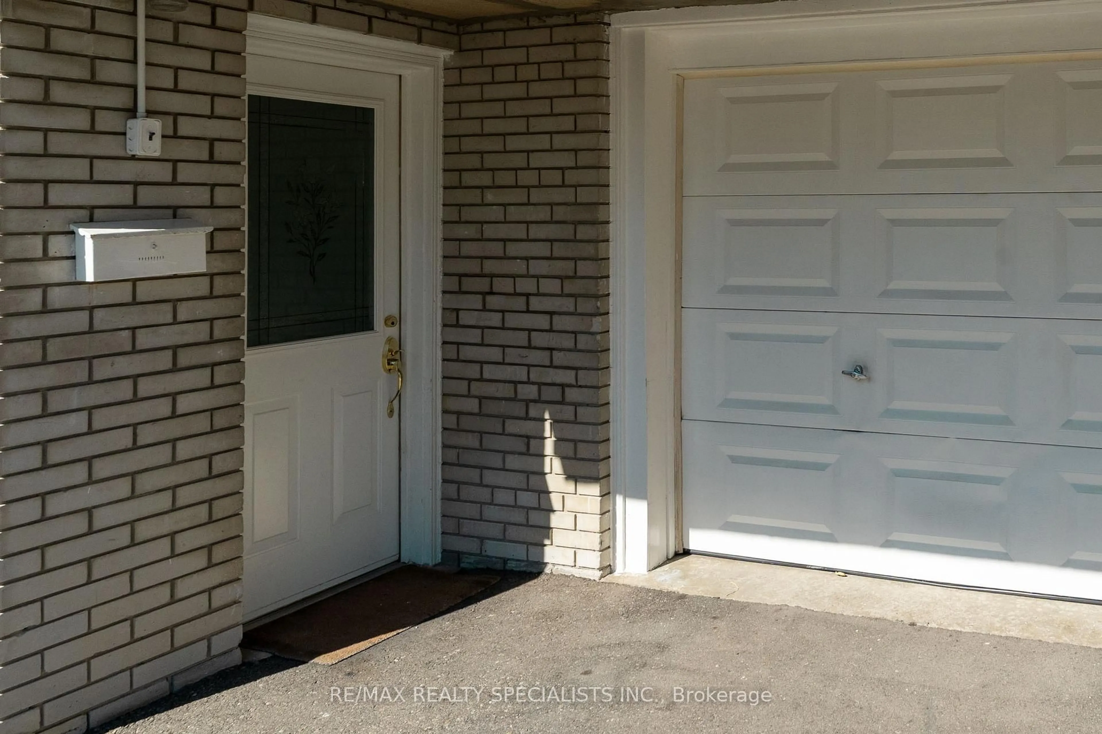 Indoor entryway for 3560 Haven Glenn, Mississauga Ontario L4X 1X5