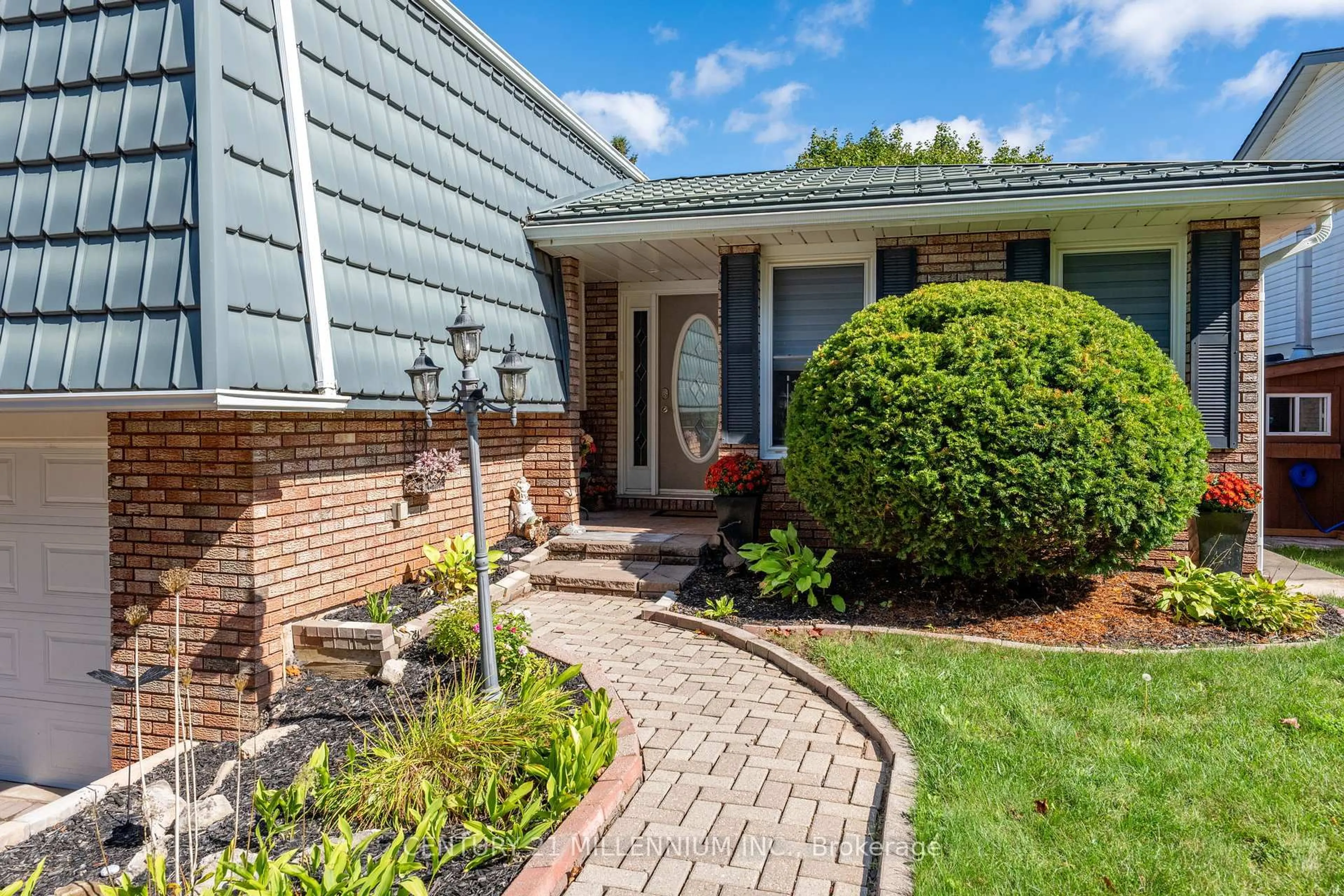 Home with brick exterior material, street for 27 Hillside Dr, Halton Hills Ontario L7G 4W2