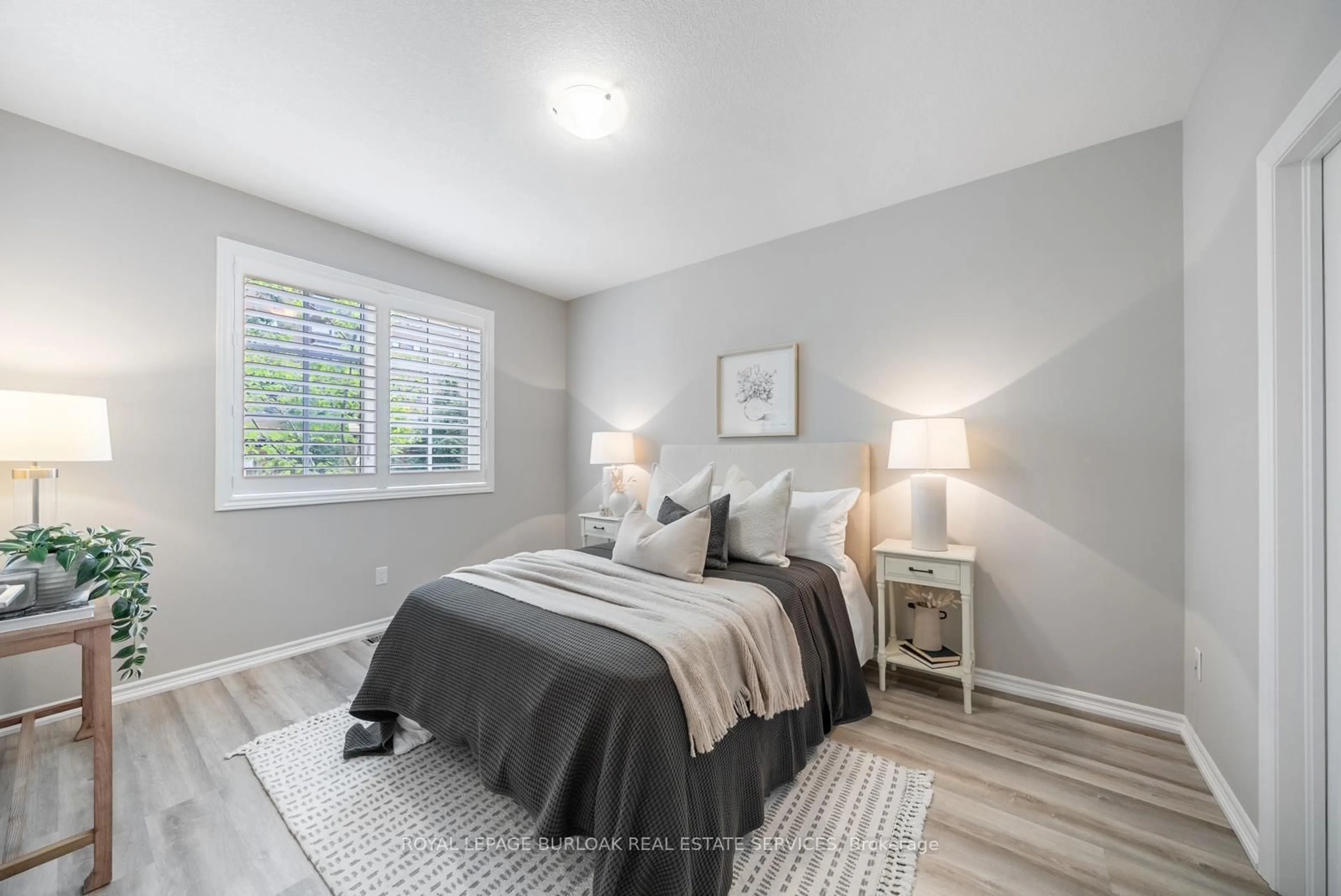 Bedroom with bed, unknown for 2362 New St #8, Burlington Ontario L7R 4P8