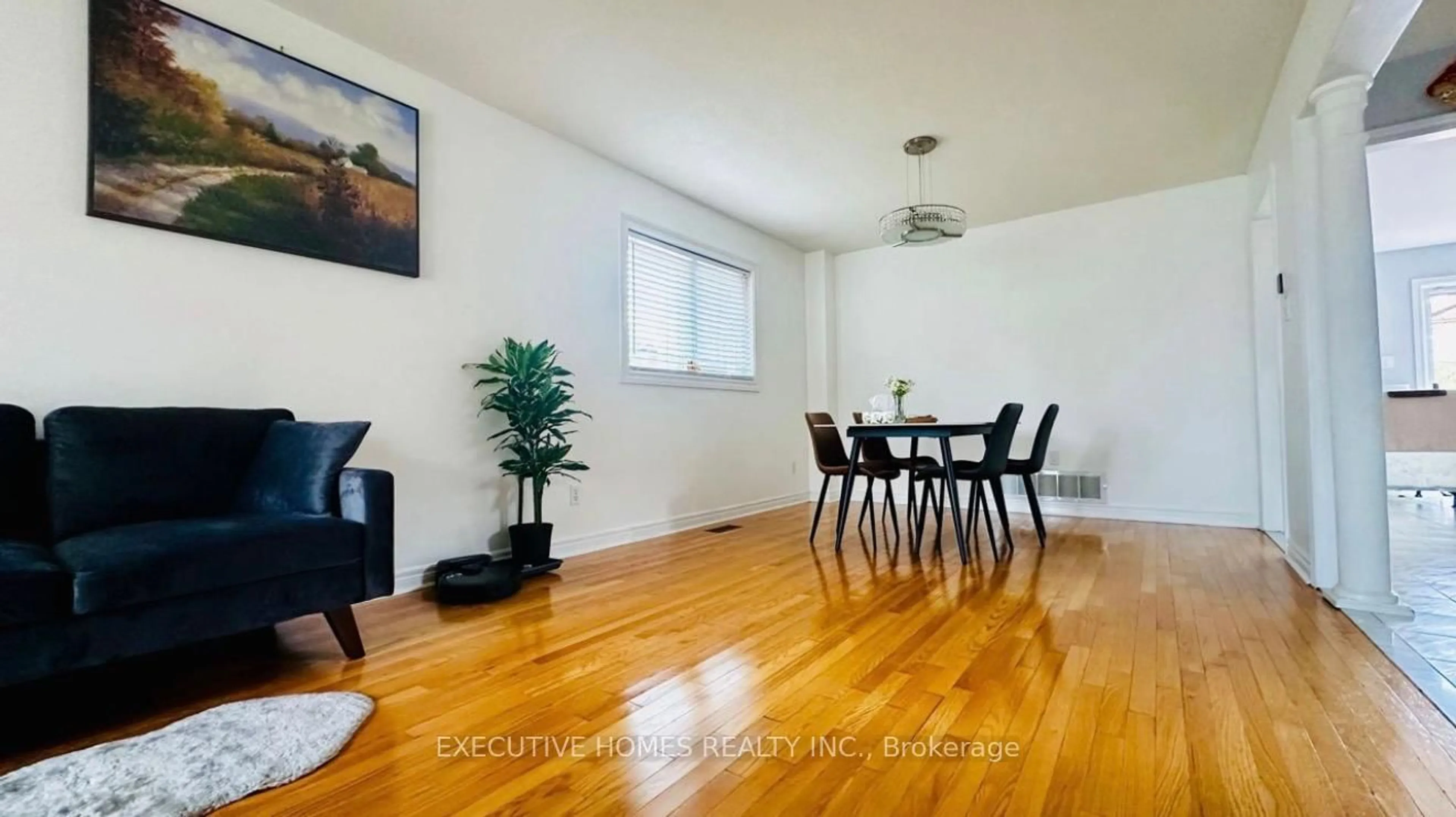 Dining room, wood/laminate floor for 49 Westfield Tr, Oakville Ontario L6H 6C5