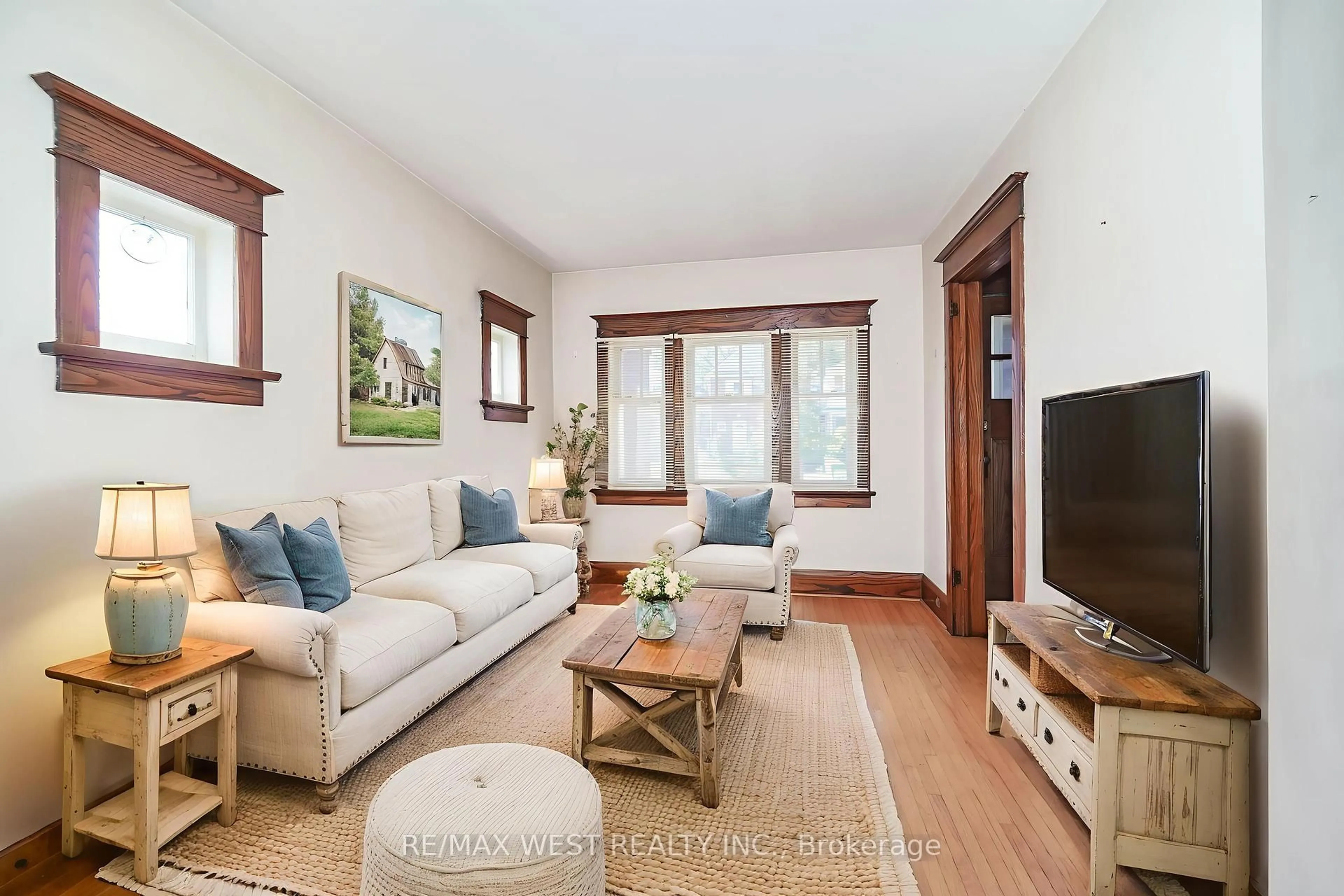 Living room with furniture, unknown for 113 Fifth St, Toronto Ontario M8V 2Z4