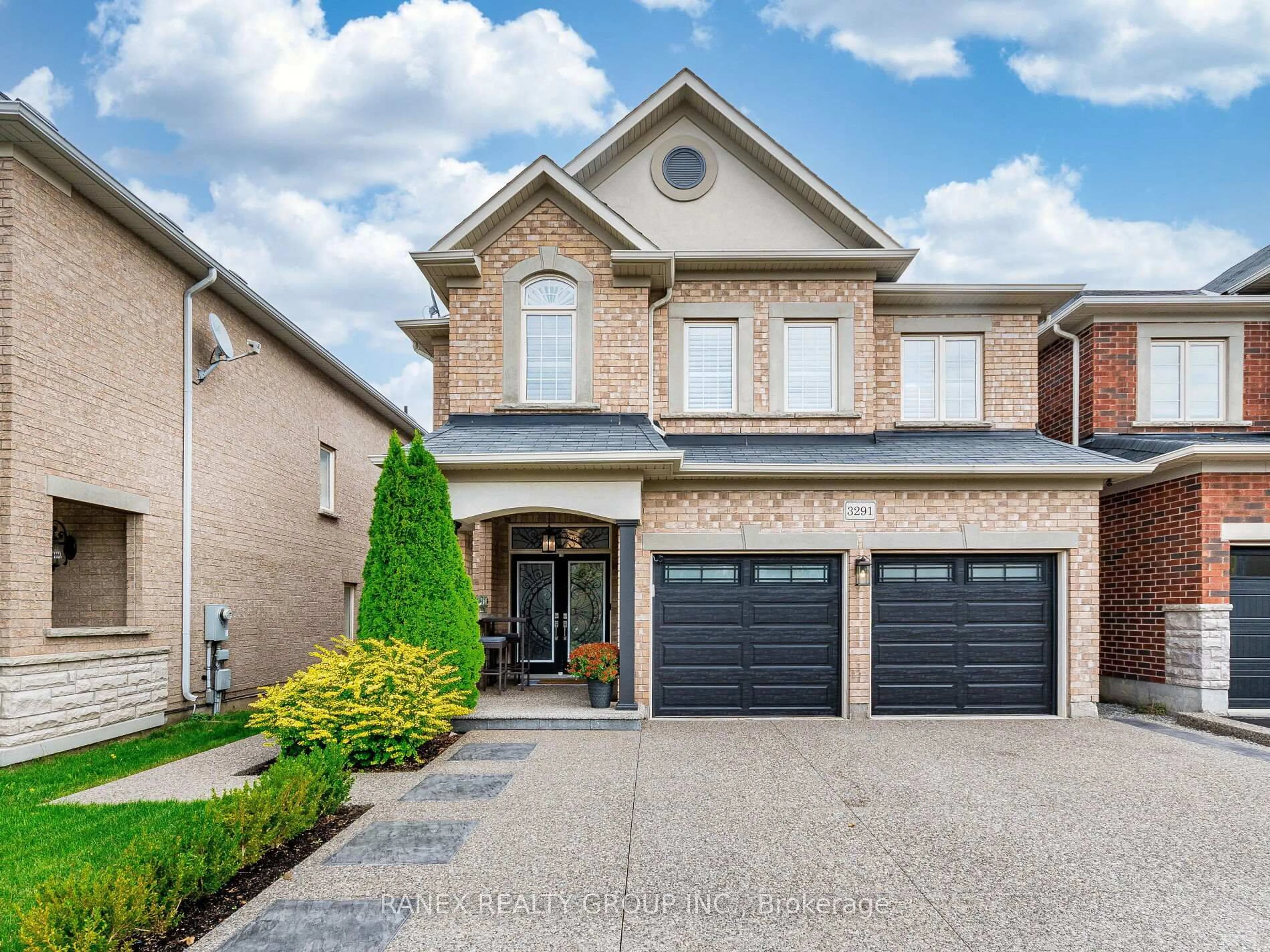 Home with brick exterior material, street for 3291 Steeplechase Dr, Burlington Ontario L7M 0N7