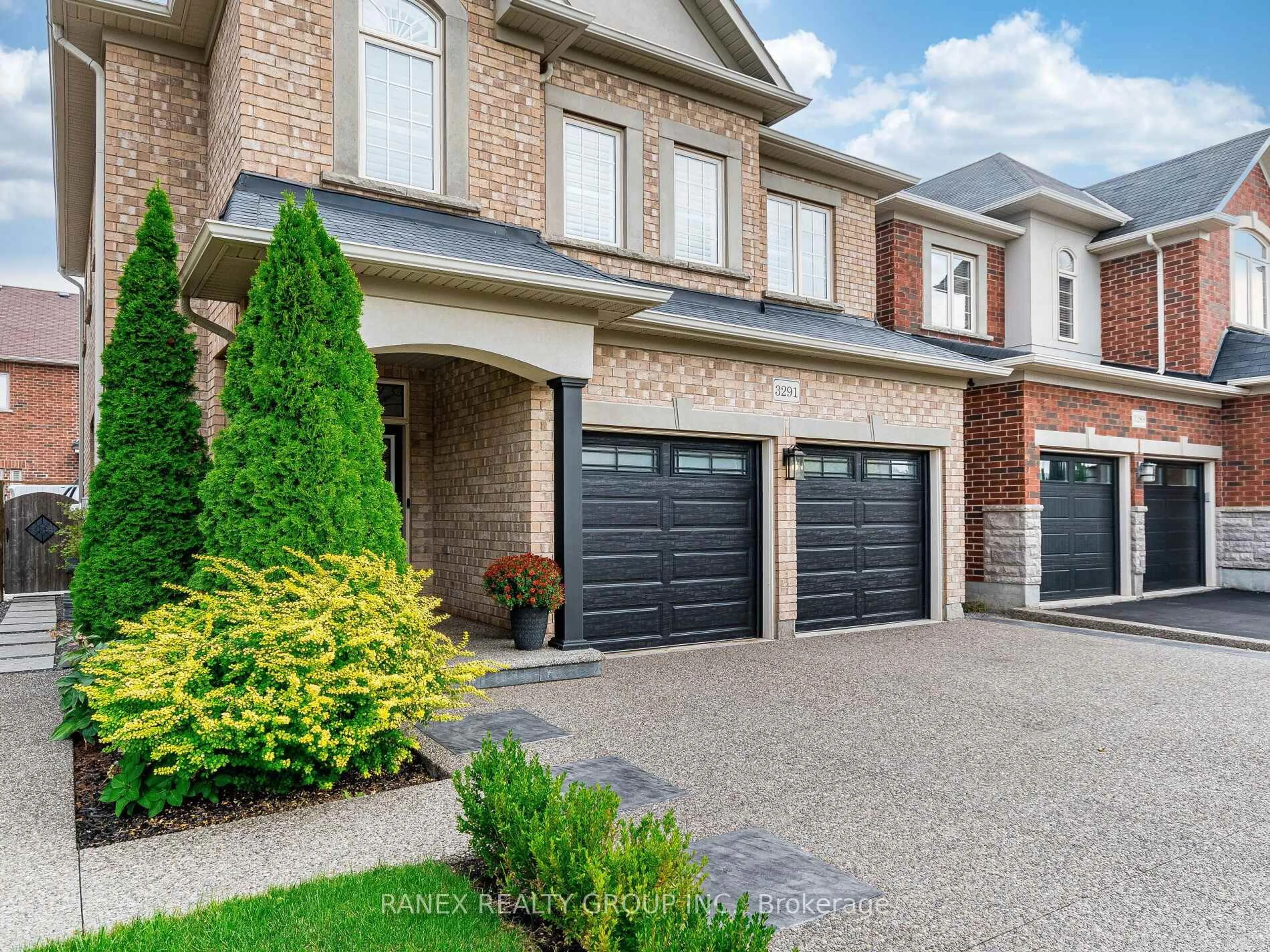 Home with brick exterior material, street for 3291 Steeplechase Dr, Burlington Ontario L7M 0N7