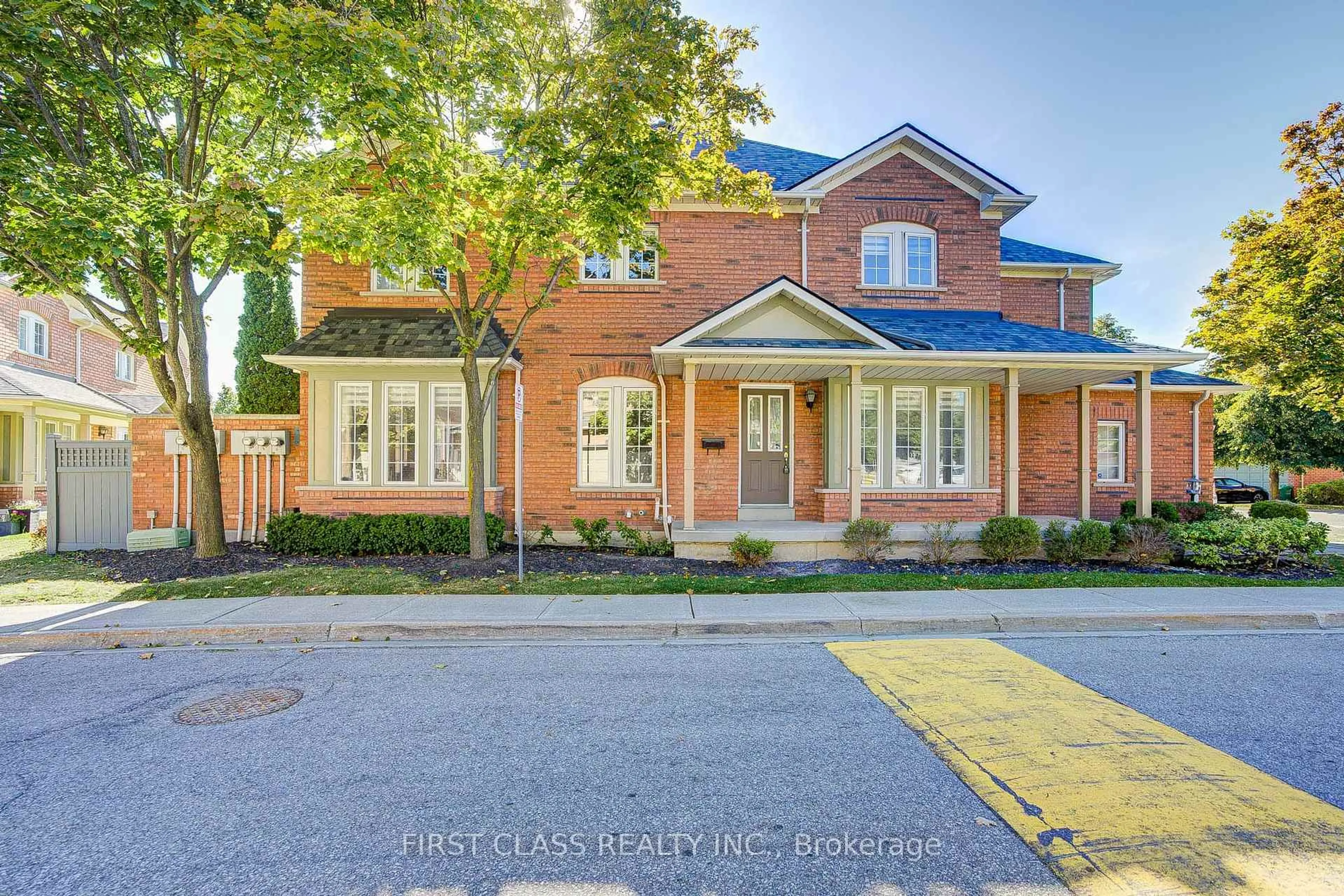 Home with brick exterior material, street for 2665 Thomas St #59, Mississauga Ontario L5M 6G6