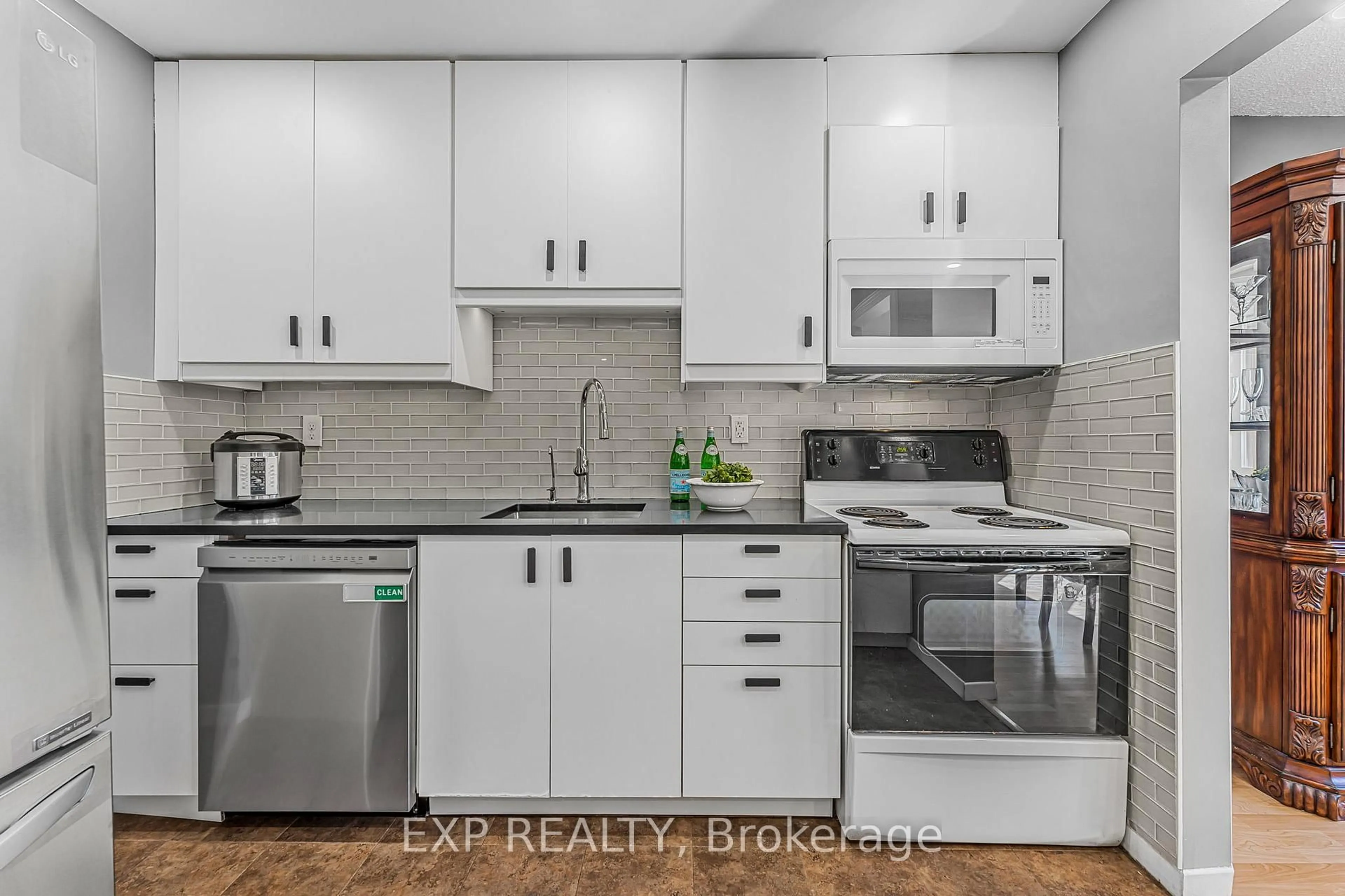 Standard kitchen, unknown for 6797 Formentera Ave #70, Mississauga Ontario L5N 2L6