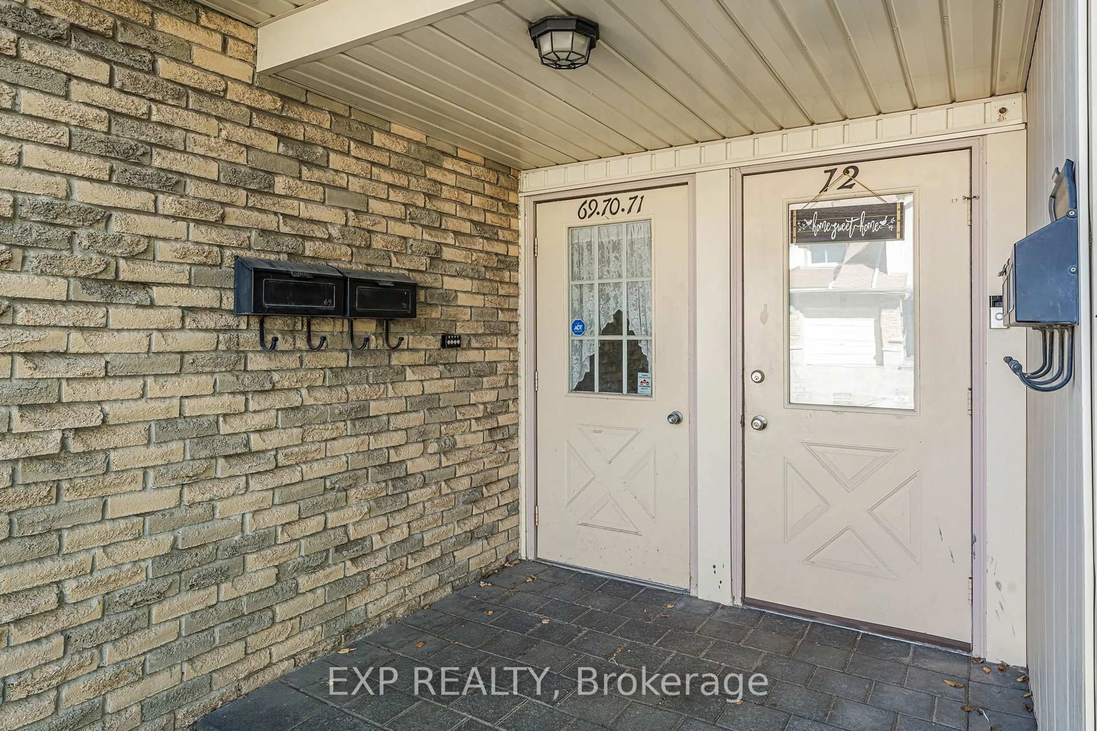 Indoor entryway for 6797 Formentera Ave #70, Mississauga Ontario L5N 2L6