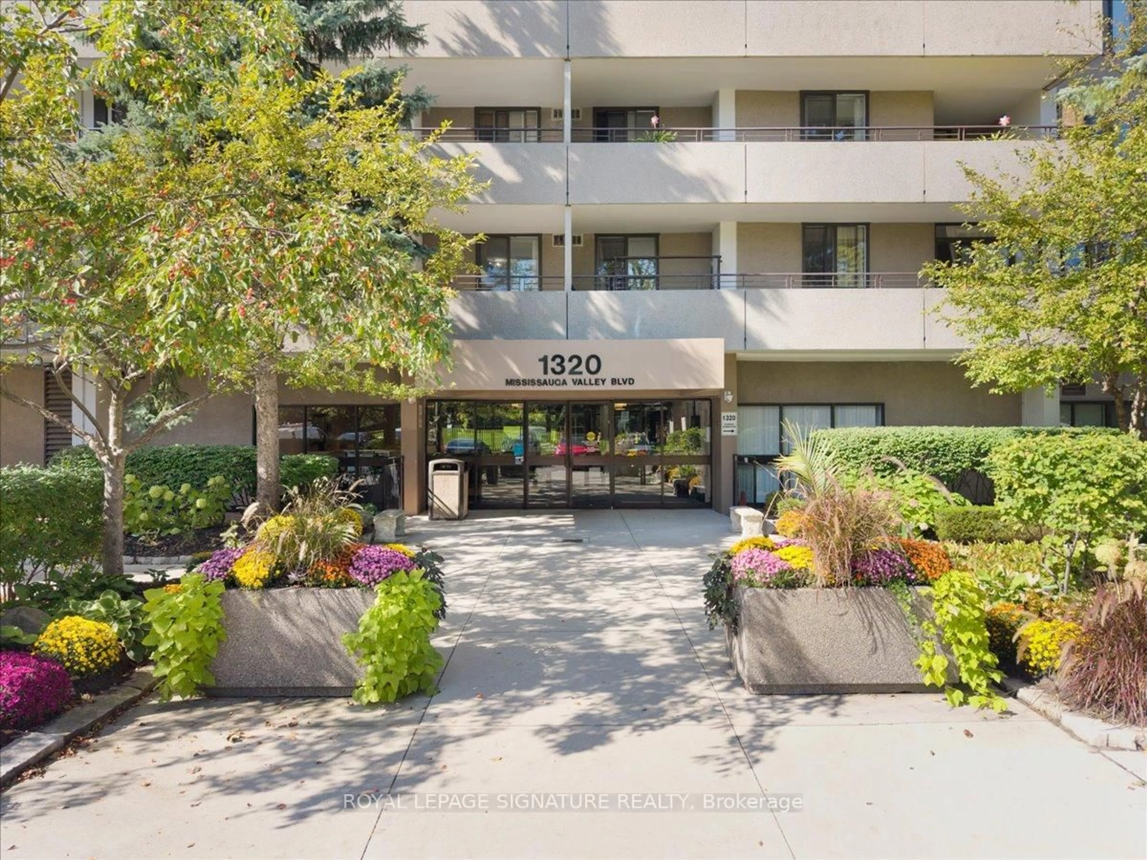 Patio, unknown for 1320 Mississauga Valley Blvd #601, Mississauga Ontario L5A 3R8