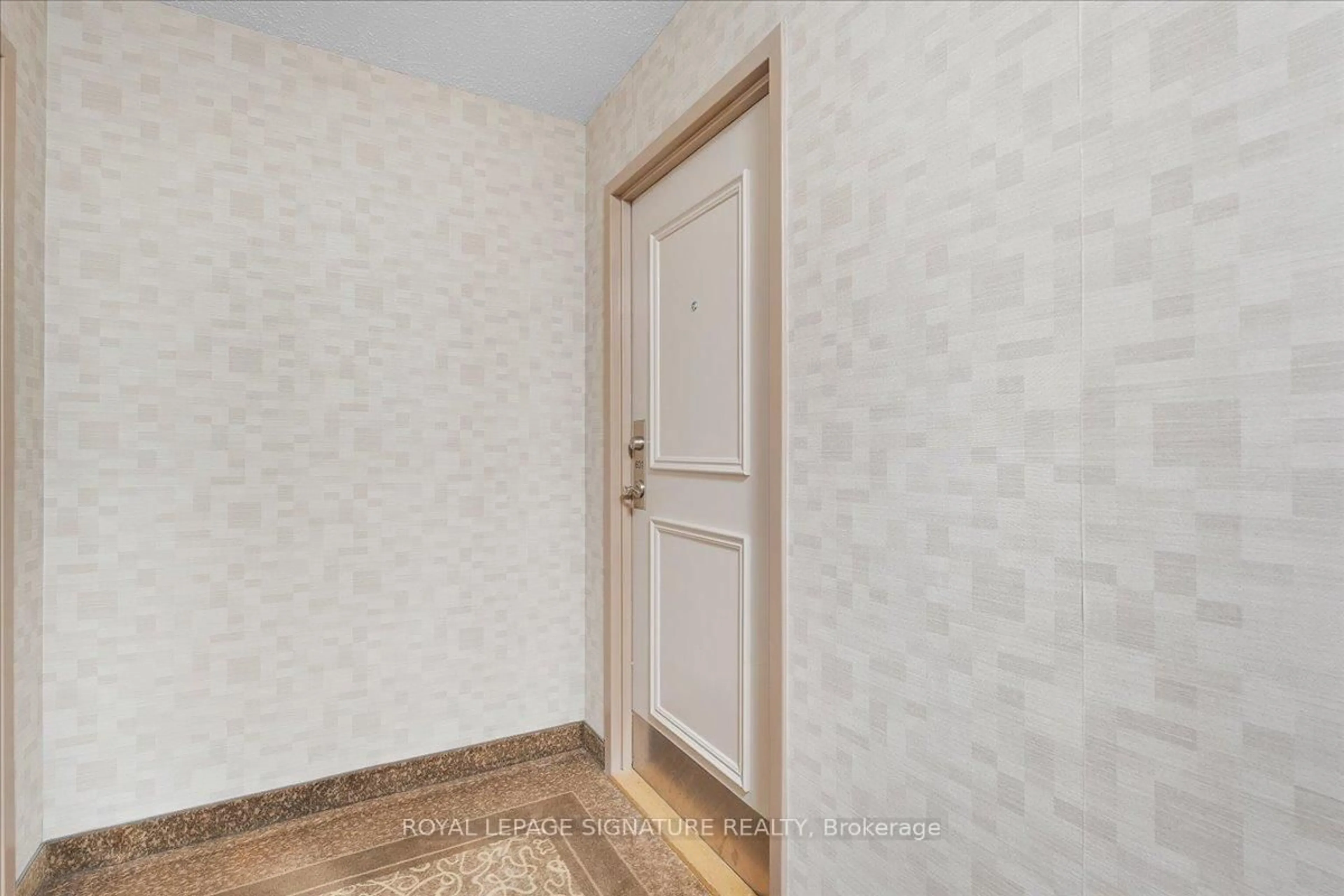 Indoor entryway for 1320 Mississauga Valley Blvd #601, Mississauga Ontario L5A 3R8
