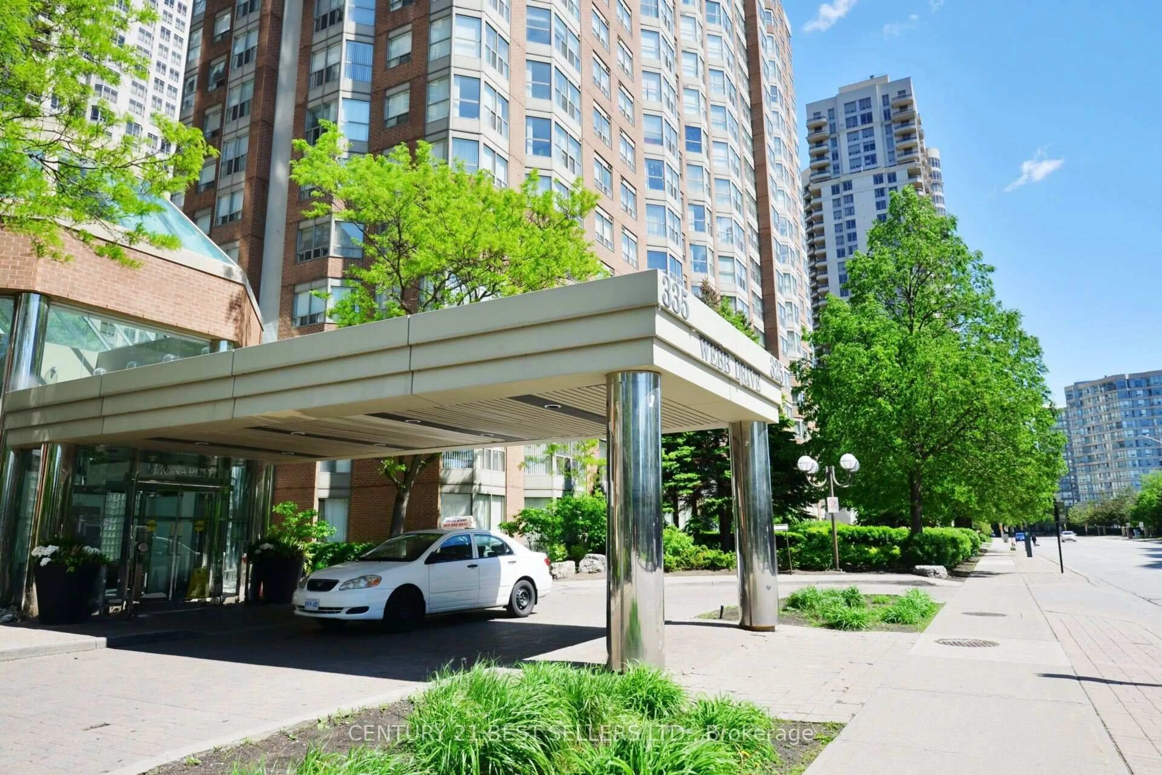 Indoor foyer for 325 Webb Dr #1704, Mississauga Ontario L5B 3Z9