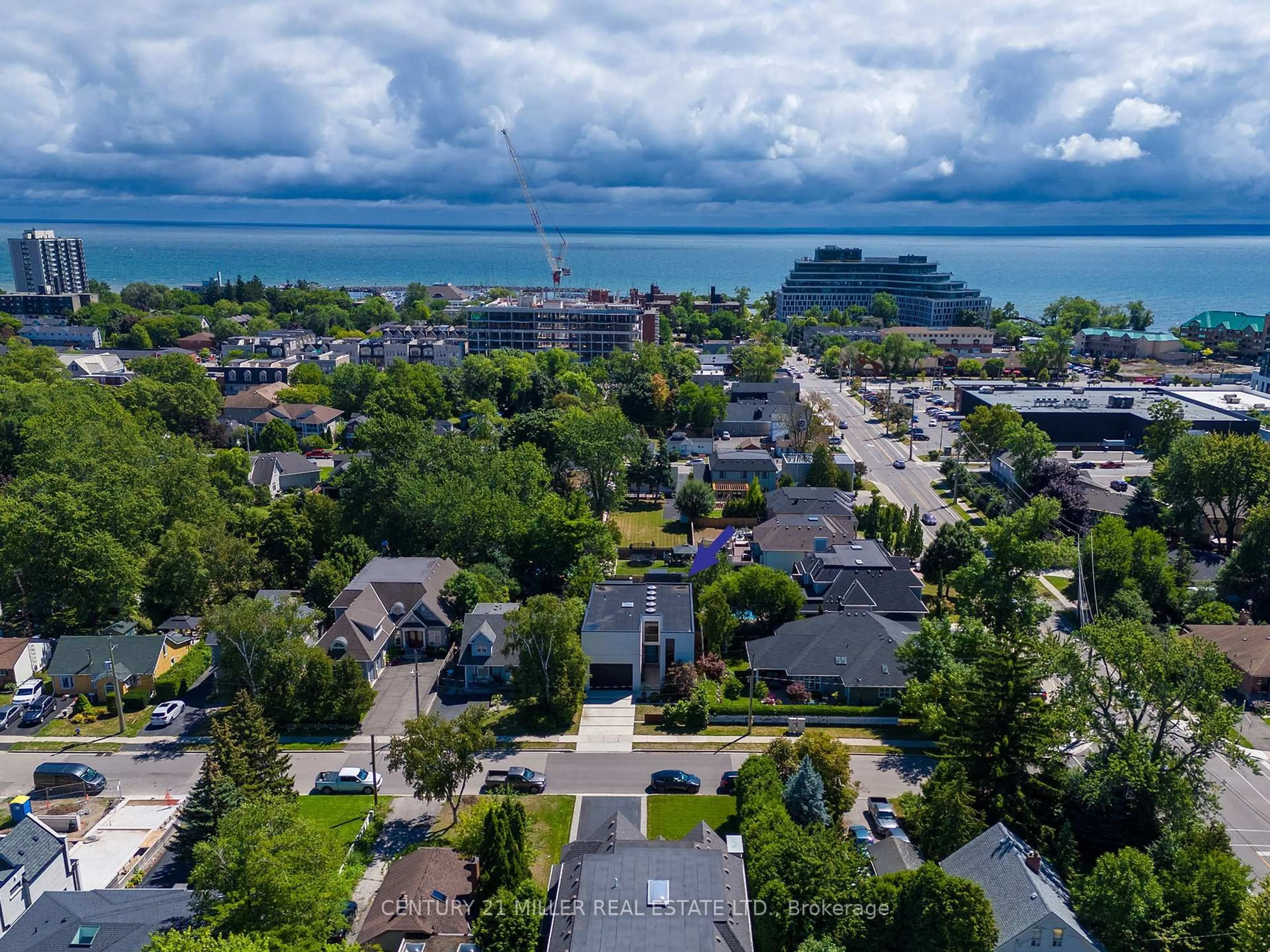 A pic from outside/outdoor area/front of a property/back of a property/a pic from drone, water/lake/river/ocean view for 2384 Belyea St, Oakville Ontario L6L 1N9
