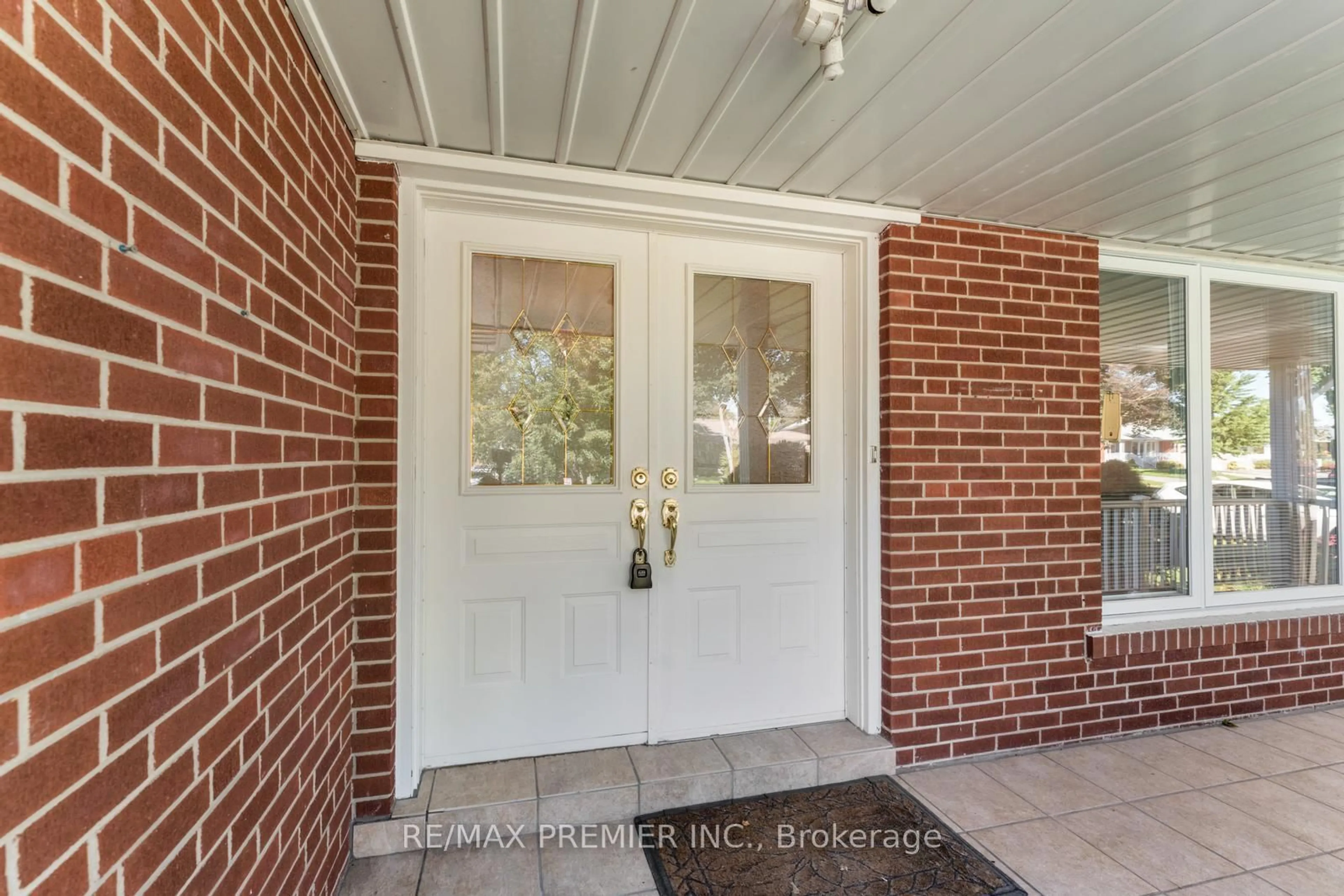Indoor entryway for 219 La Rose Ave, Toronto Ontario M9P 1B6