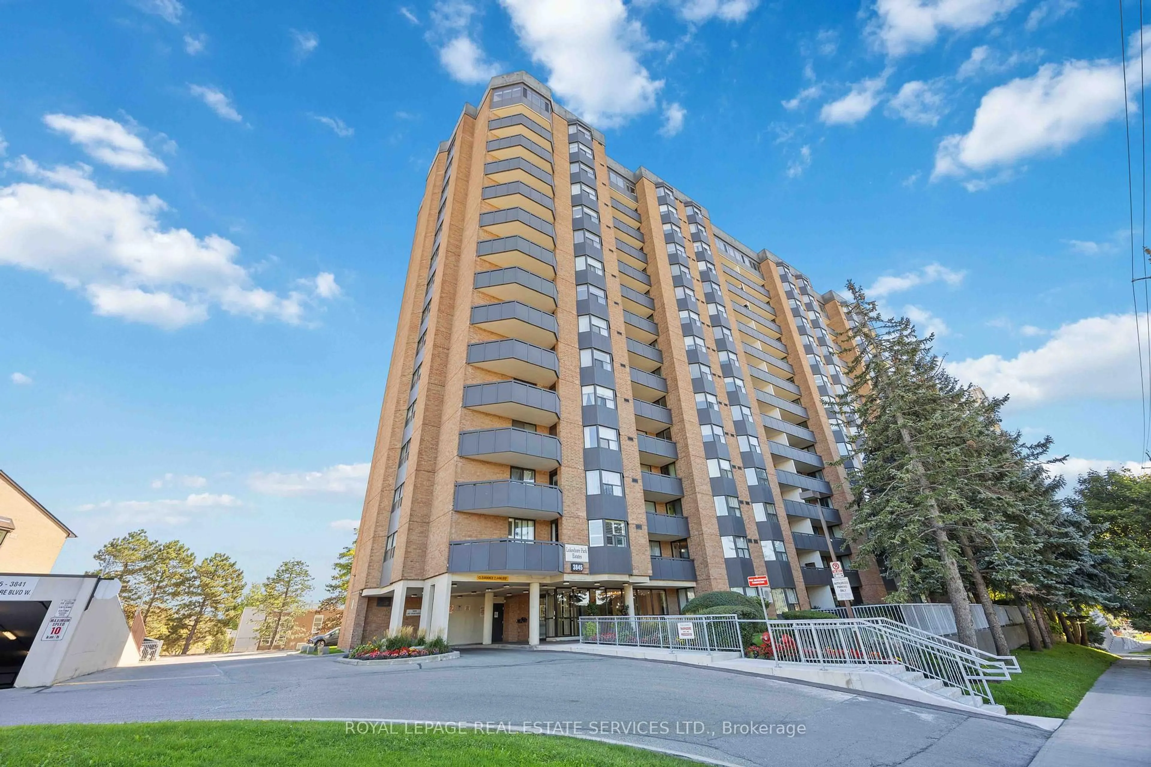 A pic from outside/outdoor area/front of a property/back of a property/a pic from drone, building for 3845 Lakeshore Blvd #1410, Toronto Ontario M8W 4Y3