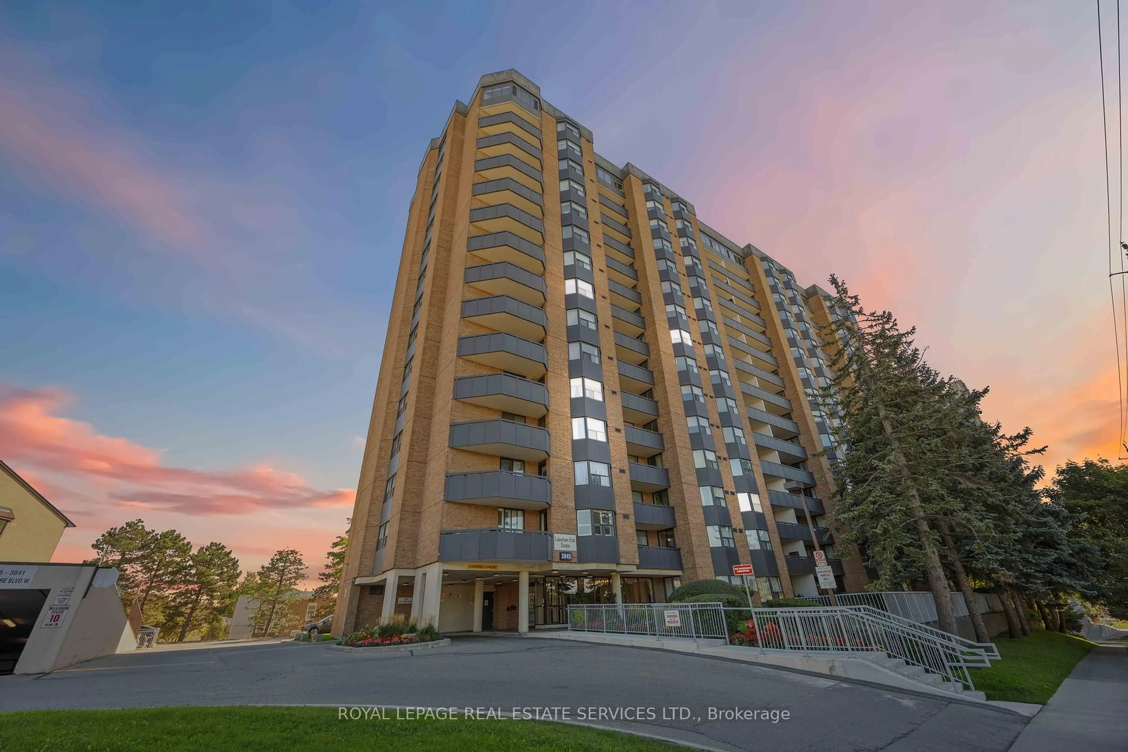 A pic from outside/outdoor area/front of a property/back of a property/a pic from drone, building for 3845 Lakeshore Blvd #1410, Toronto Ontario M8W 4Y3