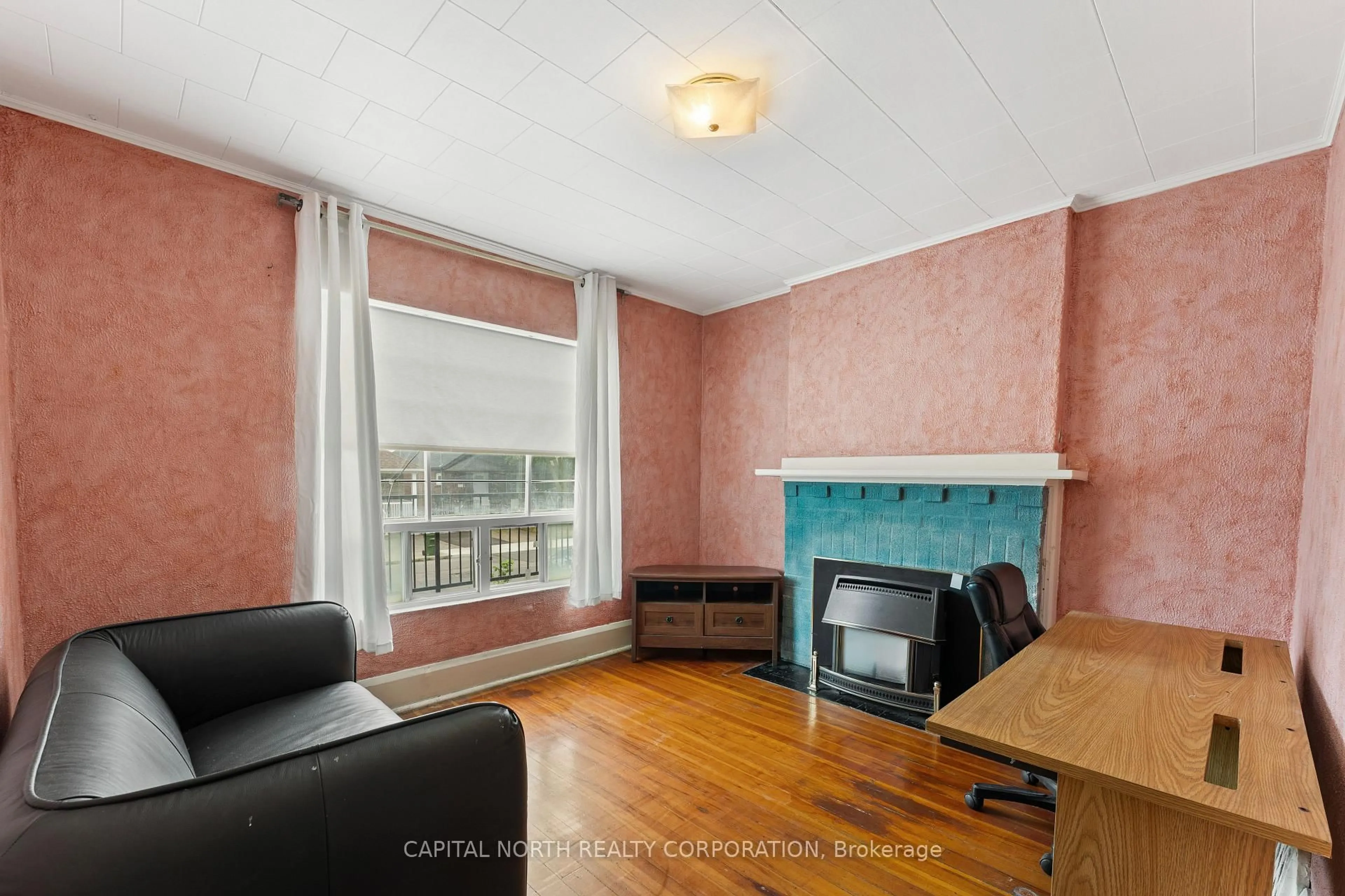 Living room with furniture, unknown for 100 Livingstone Ave, Toronto Ontario M6E 2L8